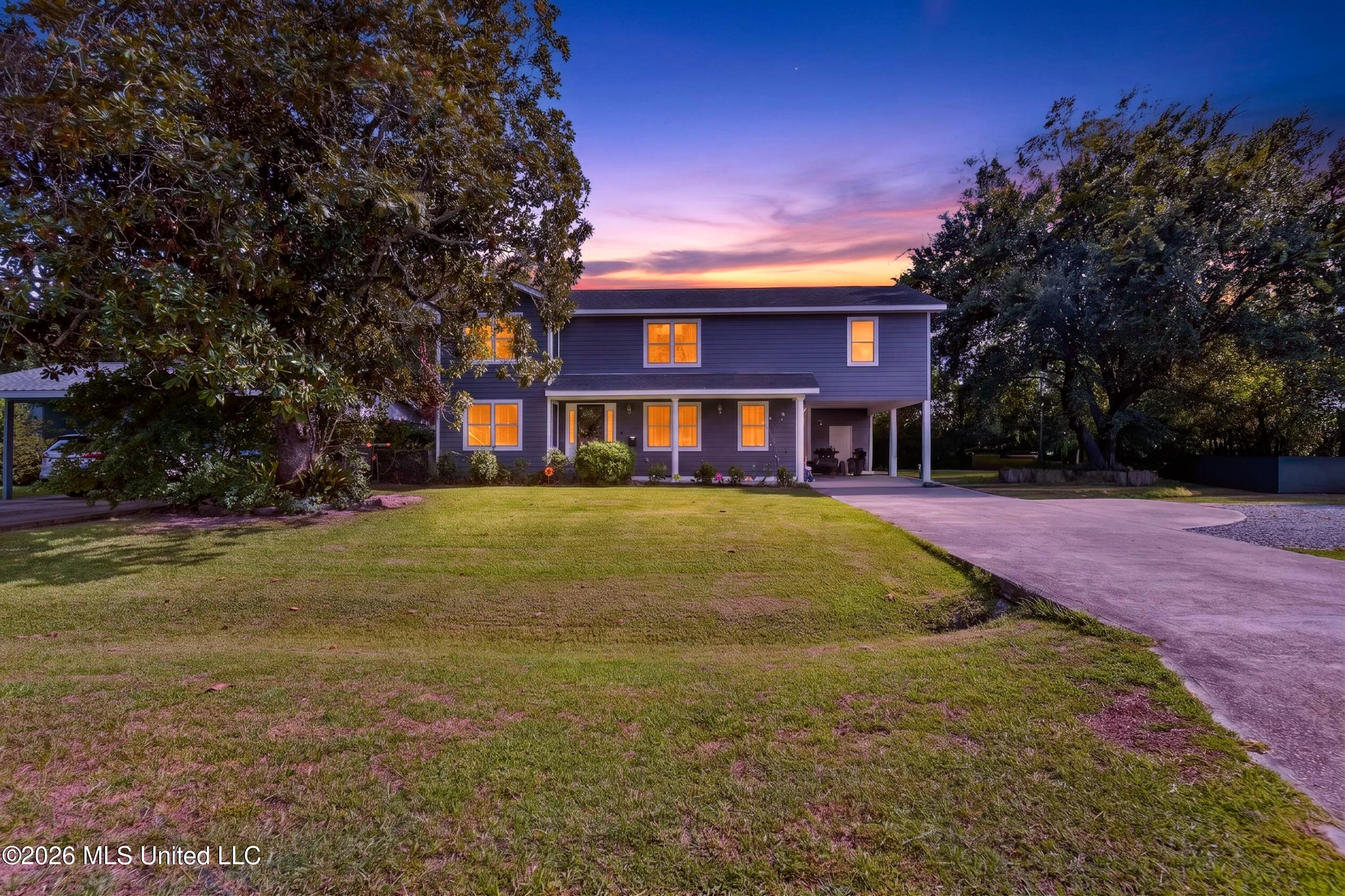 319 41st Street Property Photo 2