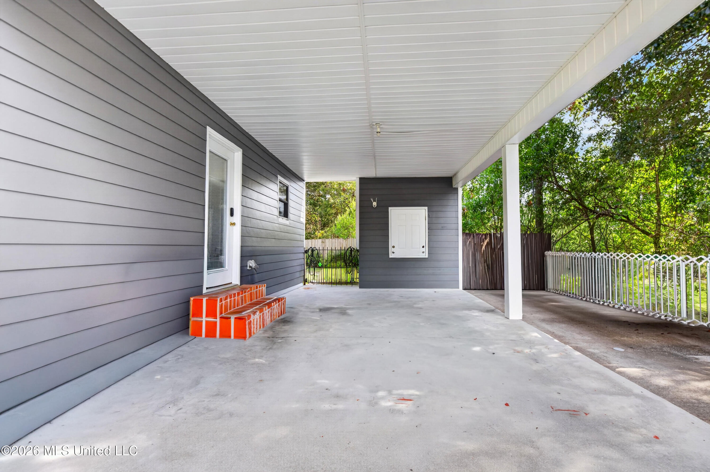 319 41st Street Property Photo 4