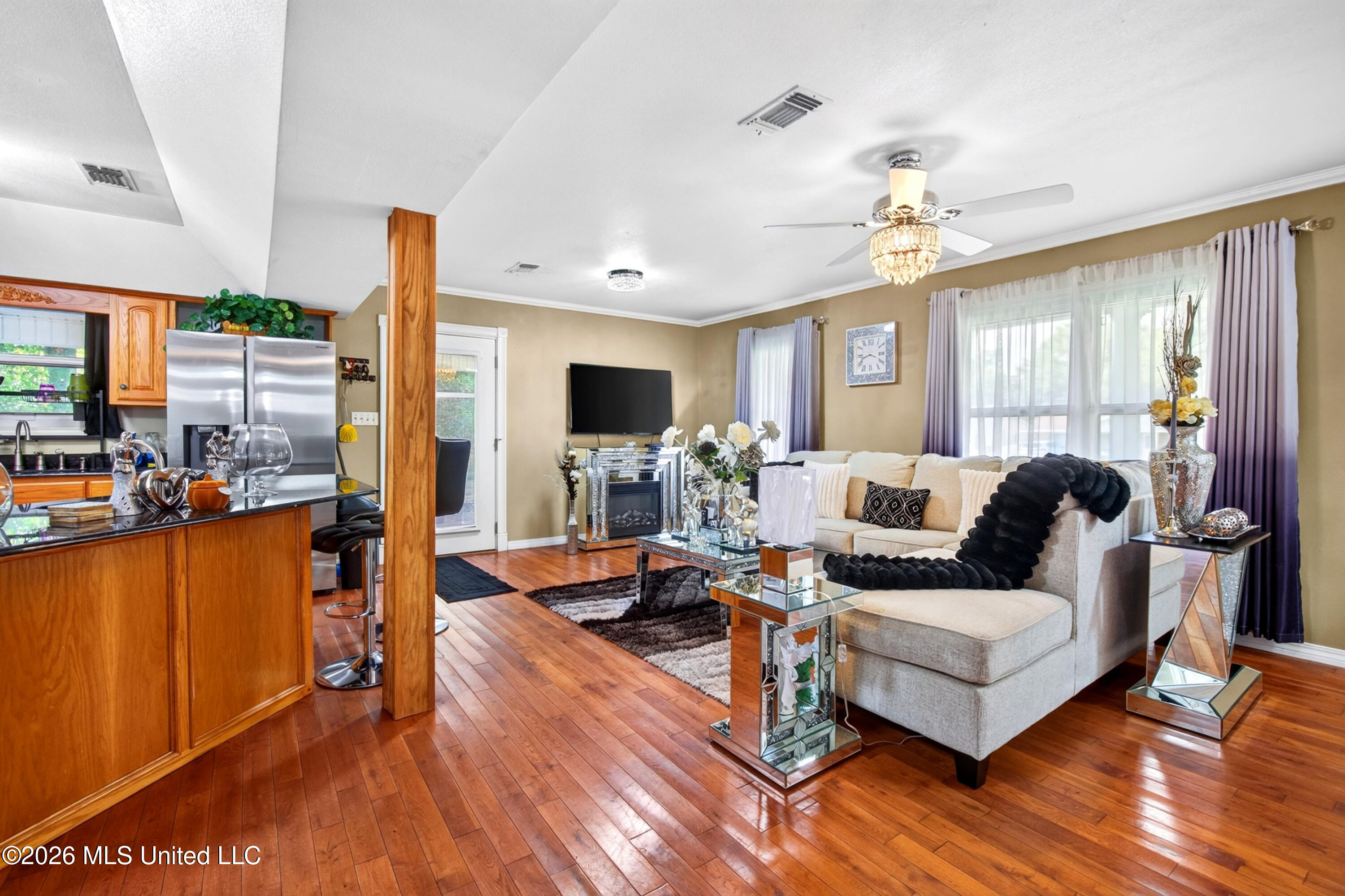 319 41st Street Property Photo 6
