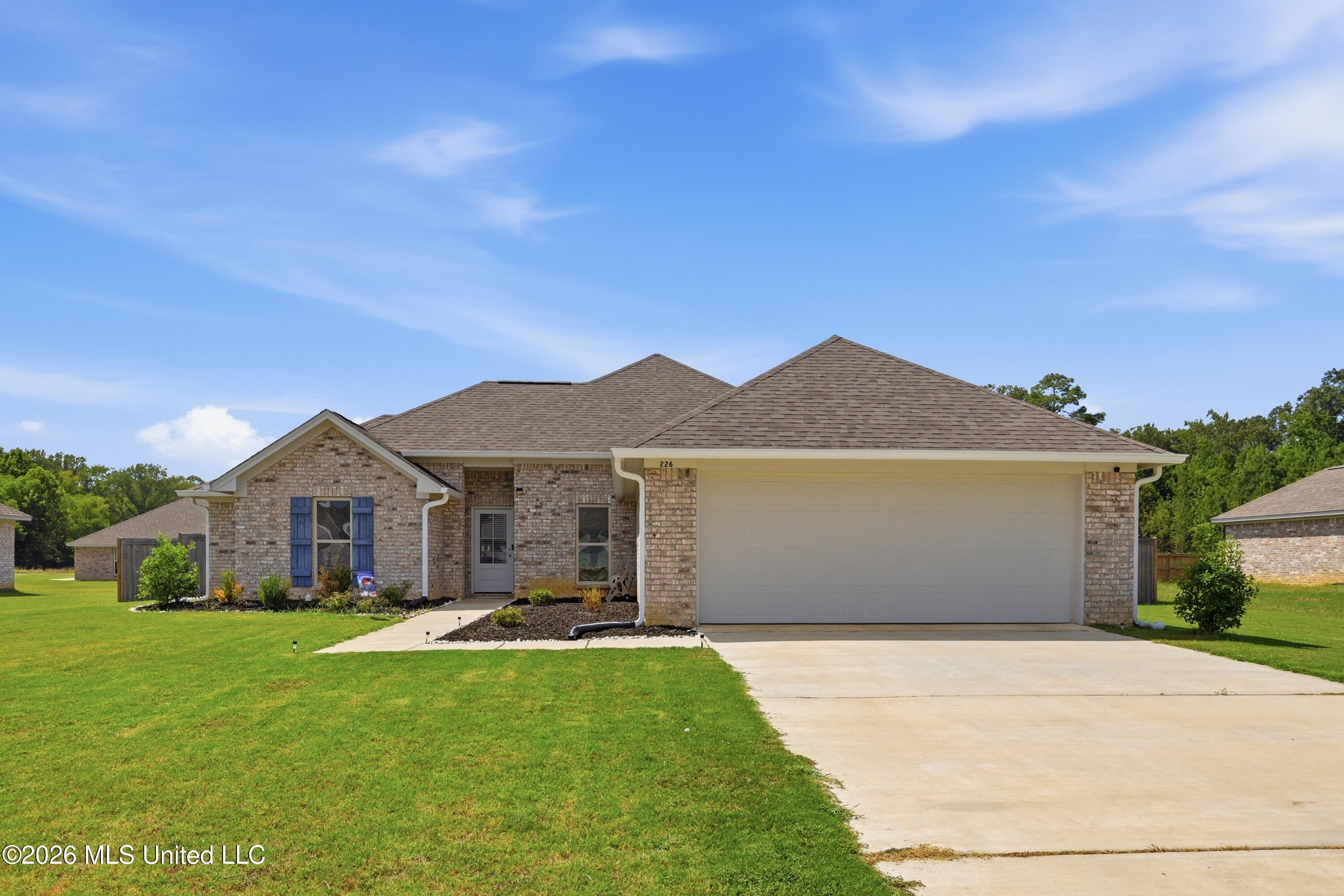 226 Jasmine Cove Circle Property Photo 1
