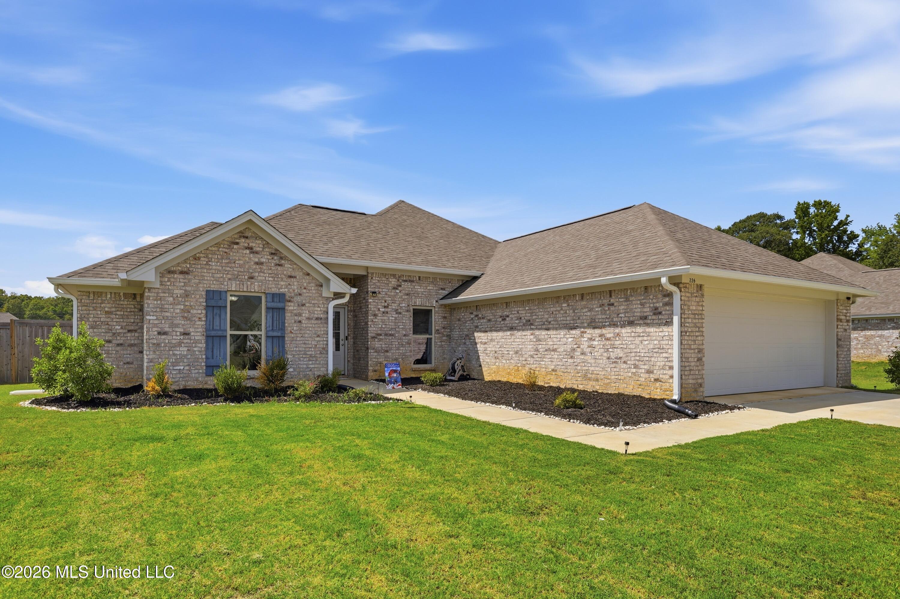 226 Jasmine Cove Circle Property Photo 3