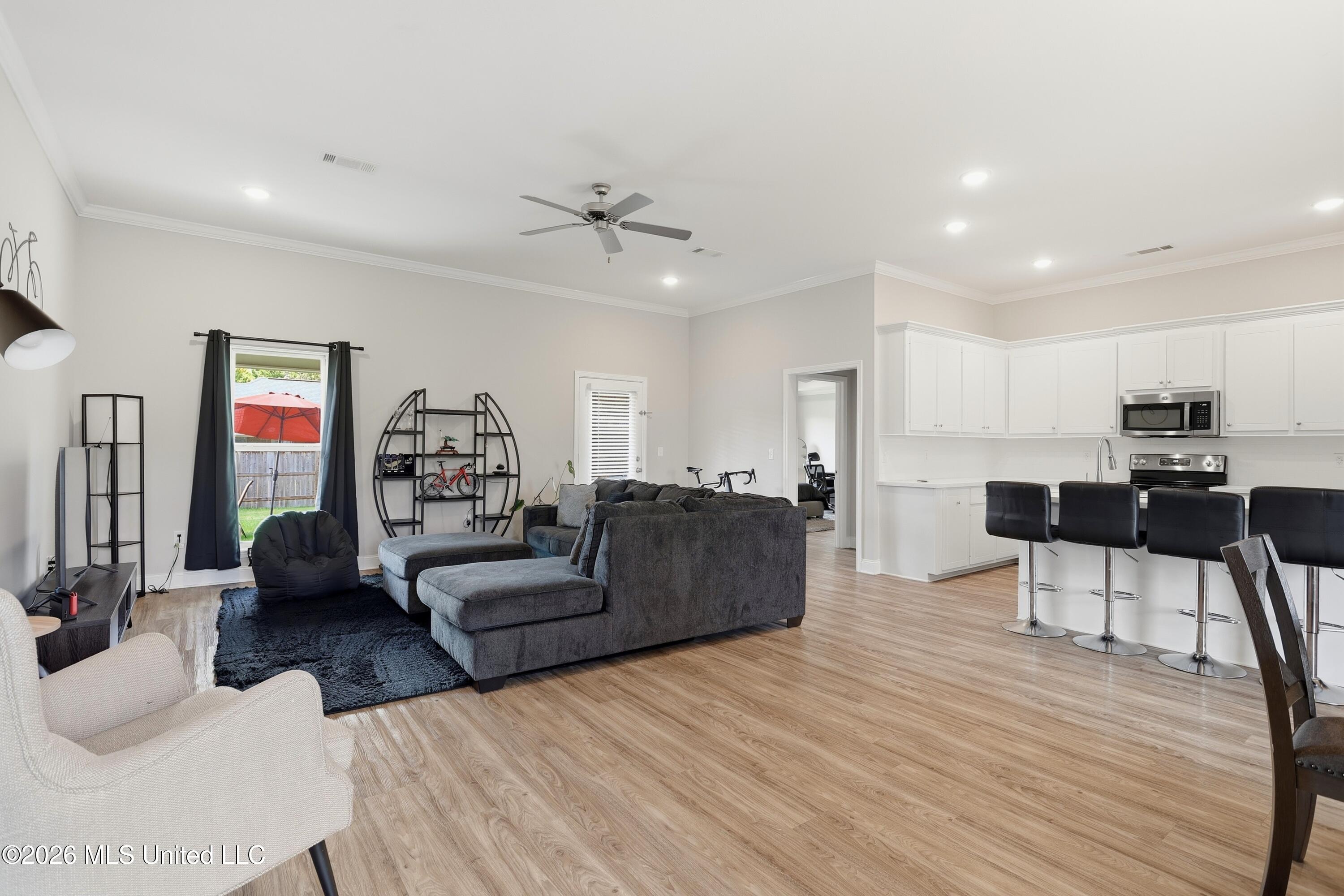 226 Jasmine Cove Circle Property Photo 4