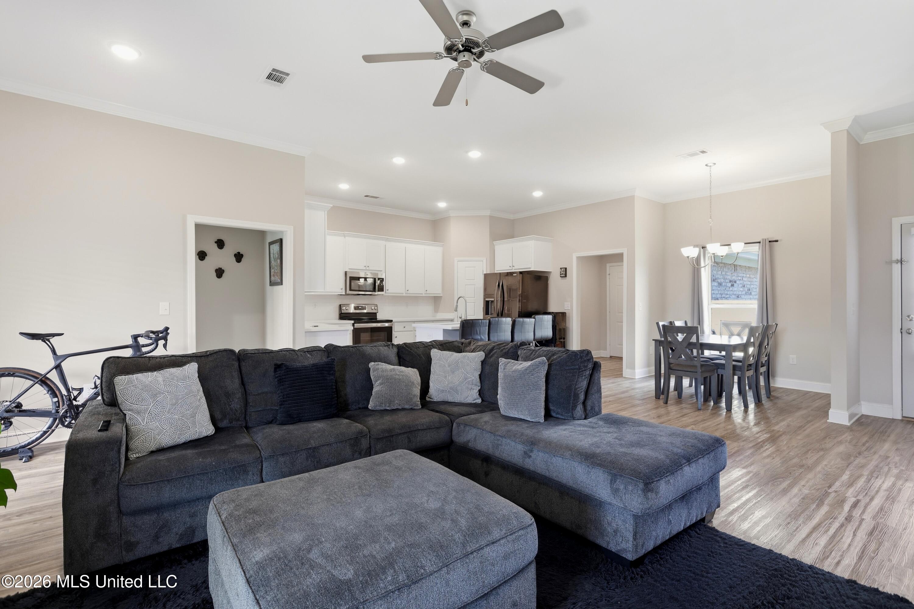 226 Jasmine Cove Circle Property Photo 6