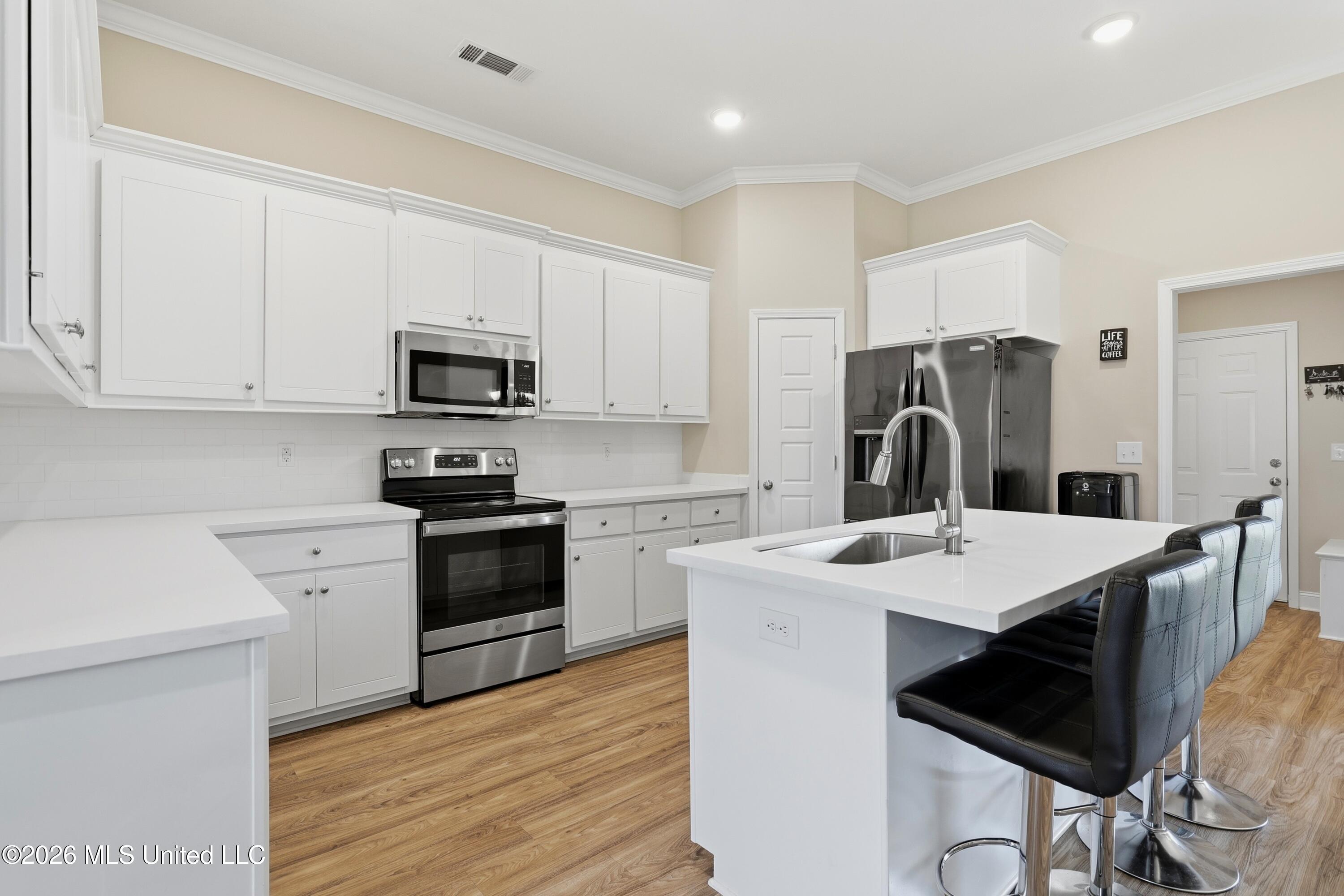 226 Jasmine Cove Circle Property Photo 8