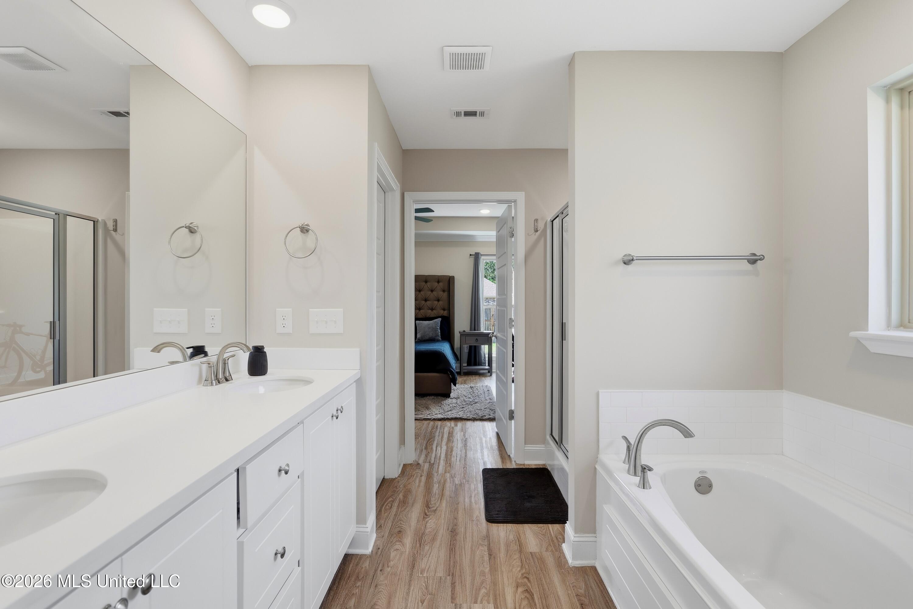 226 Jasmine Cove Circle Property Photo 14