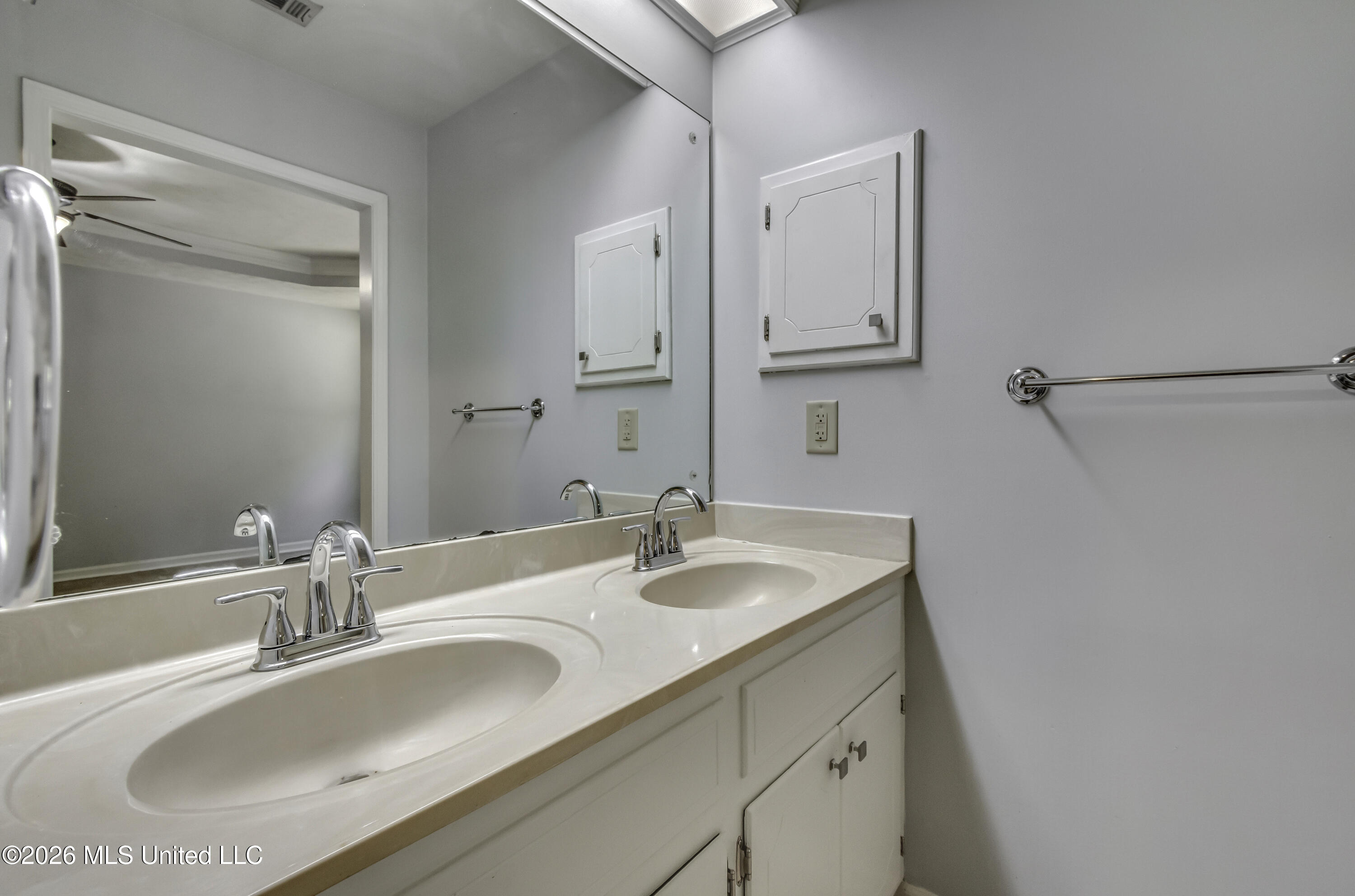 110 Carries Cove Property Photo 13