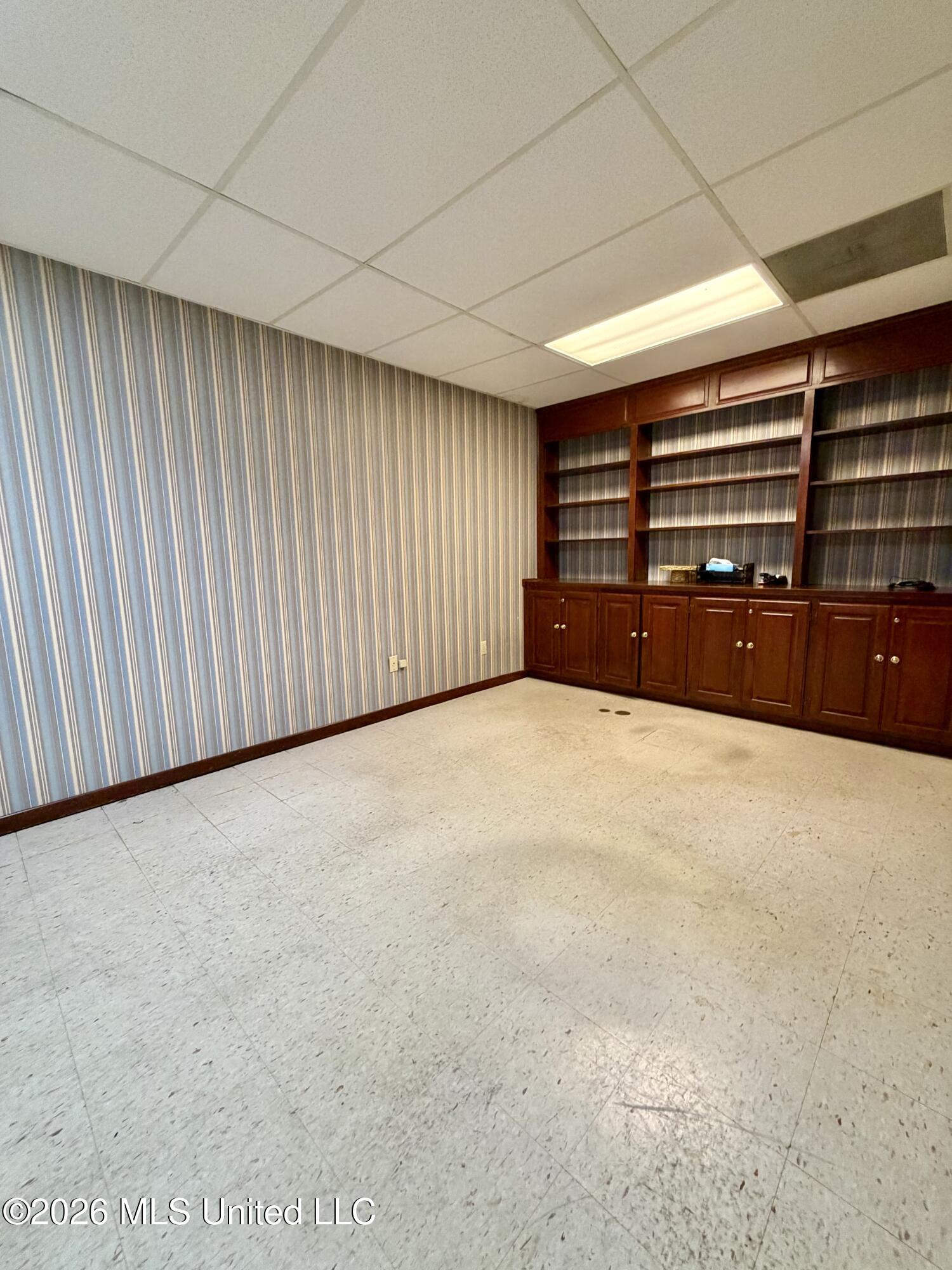 906 6th Avenue Property Photo 23