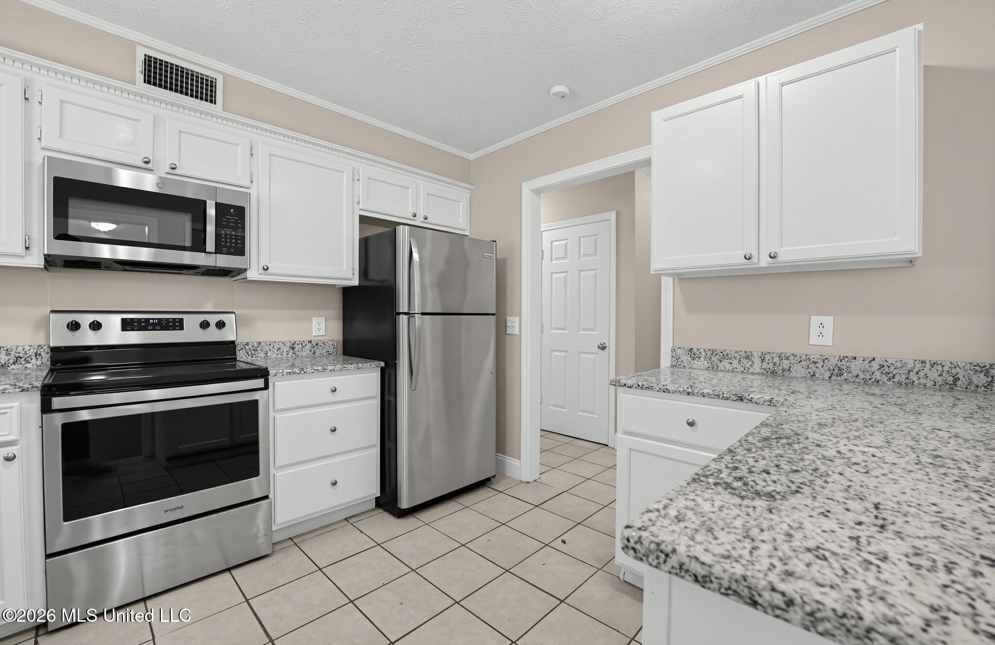 253 Heritage Drive Property Photo 6