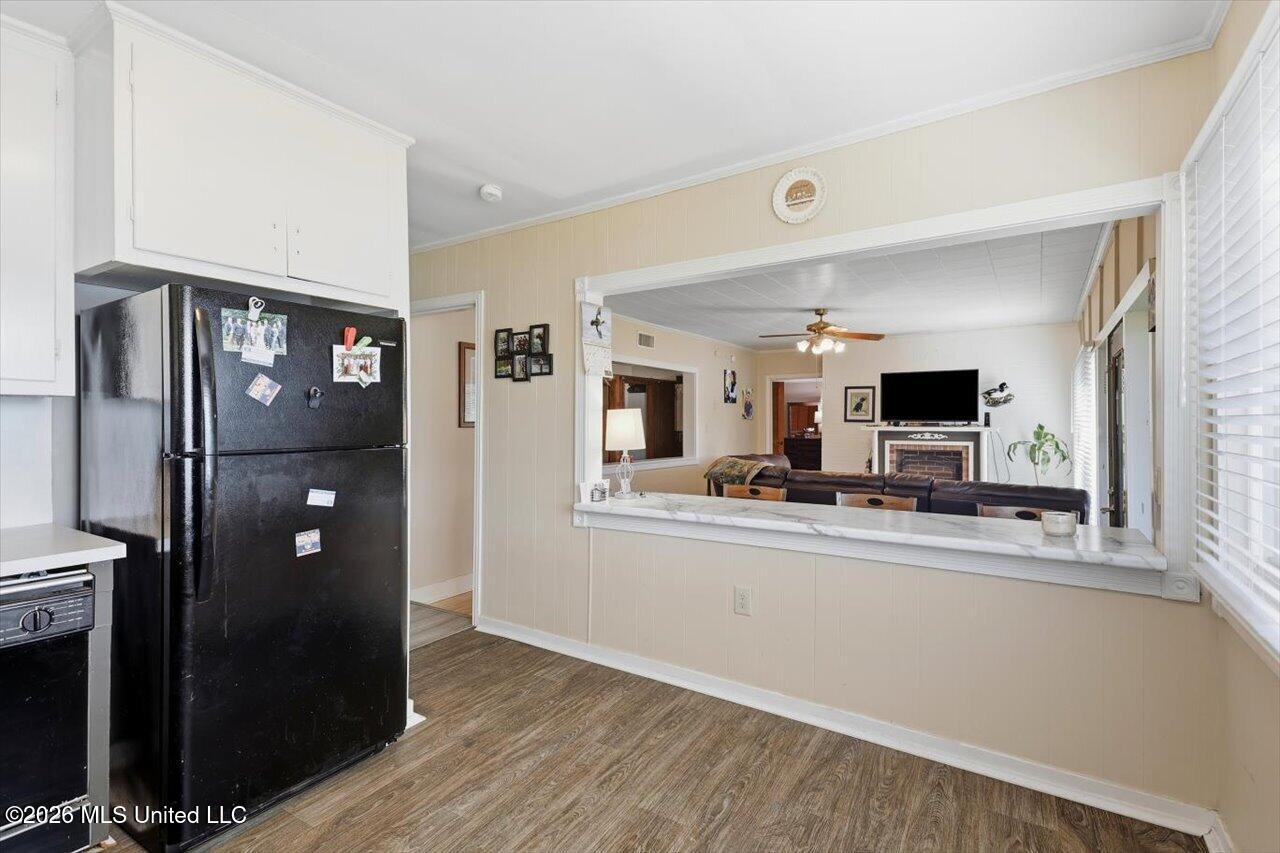 407 W Dewey Camp Drive Property Photo 15