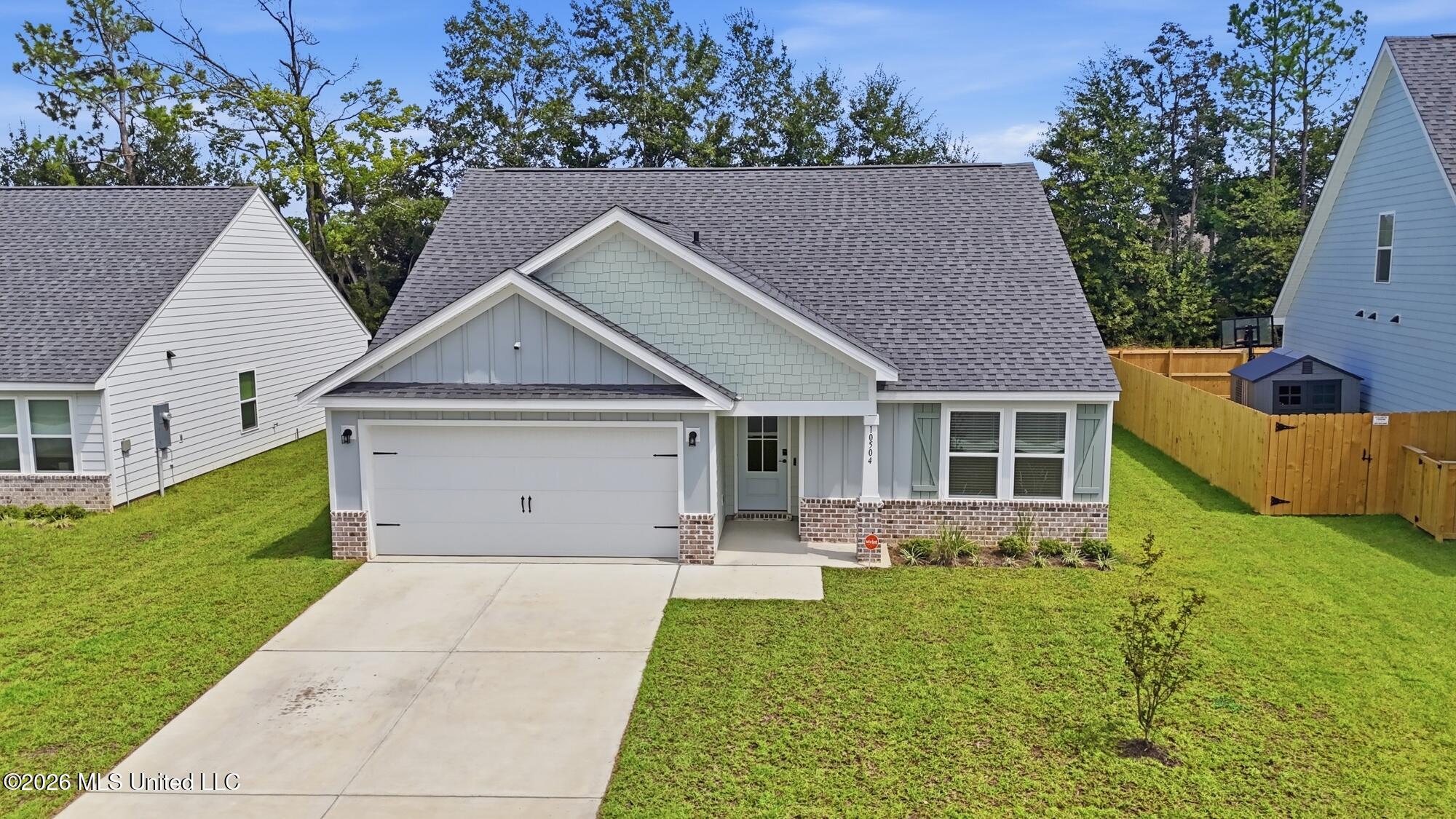 10504 Glade Cove Property Photo 3