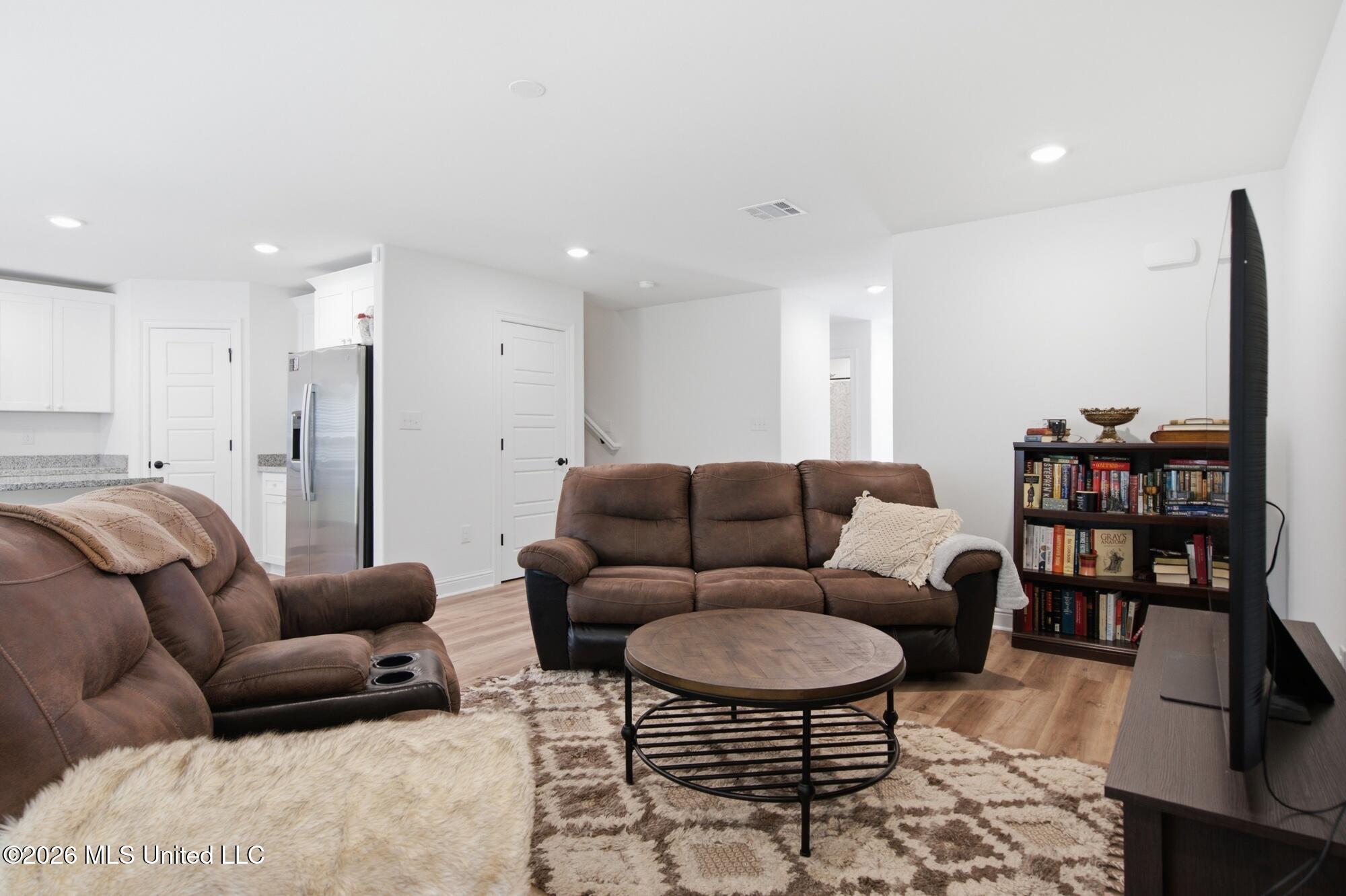 10504 Glade Cove Property Photo 7