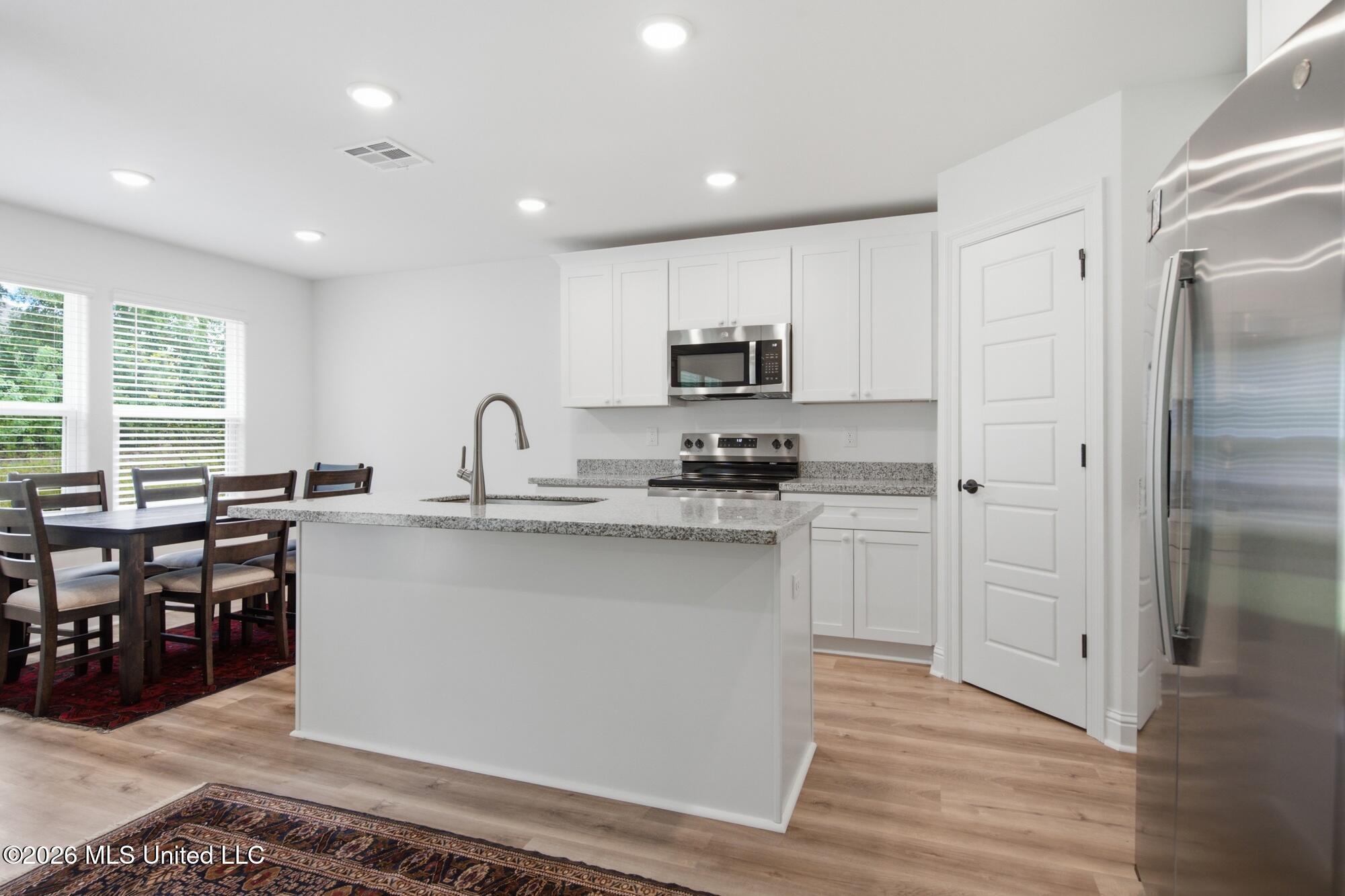 10504 Glade Cove Property Photo 11
