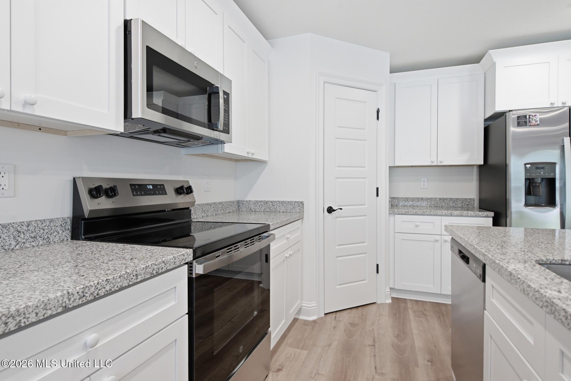 10504 Glade Cove Property Photo 12