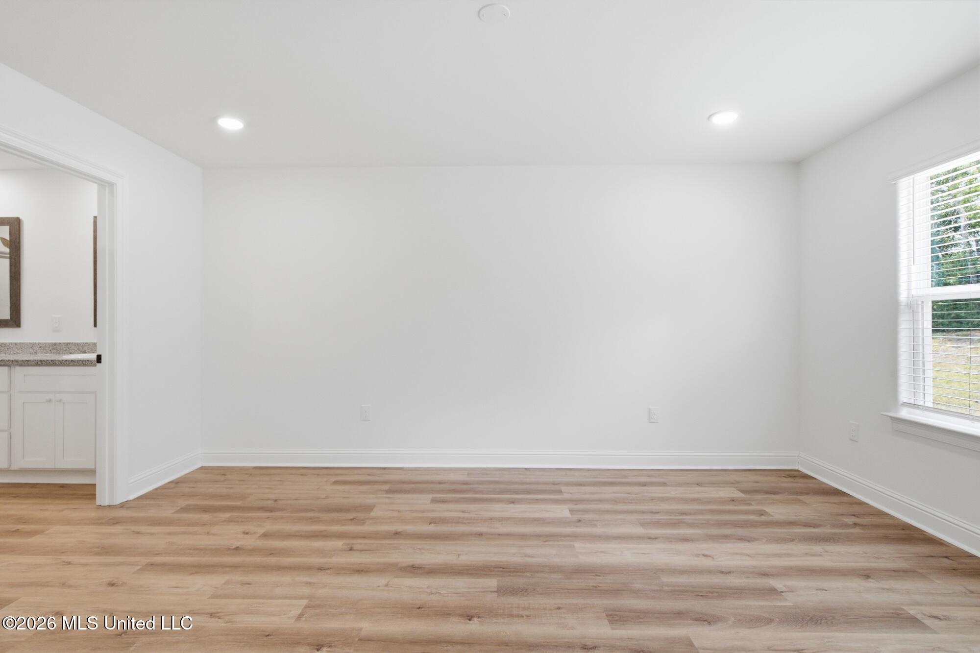 10504 Glade Cove Property Photo 15