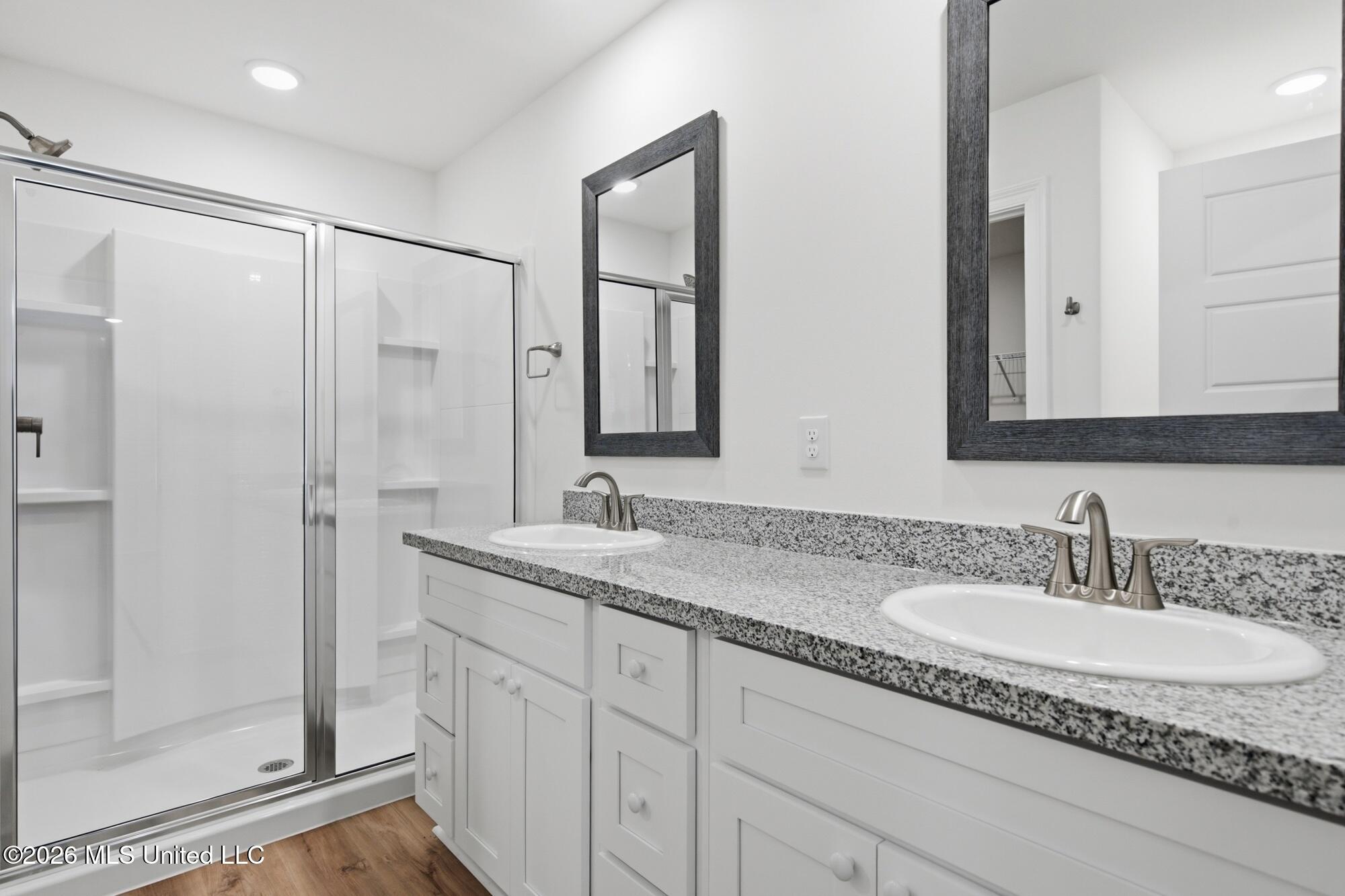 10504 Glade Cove Property Photo 18