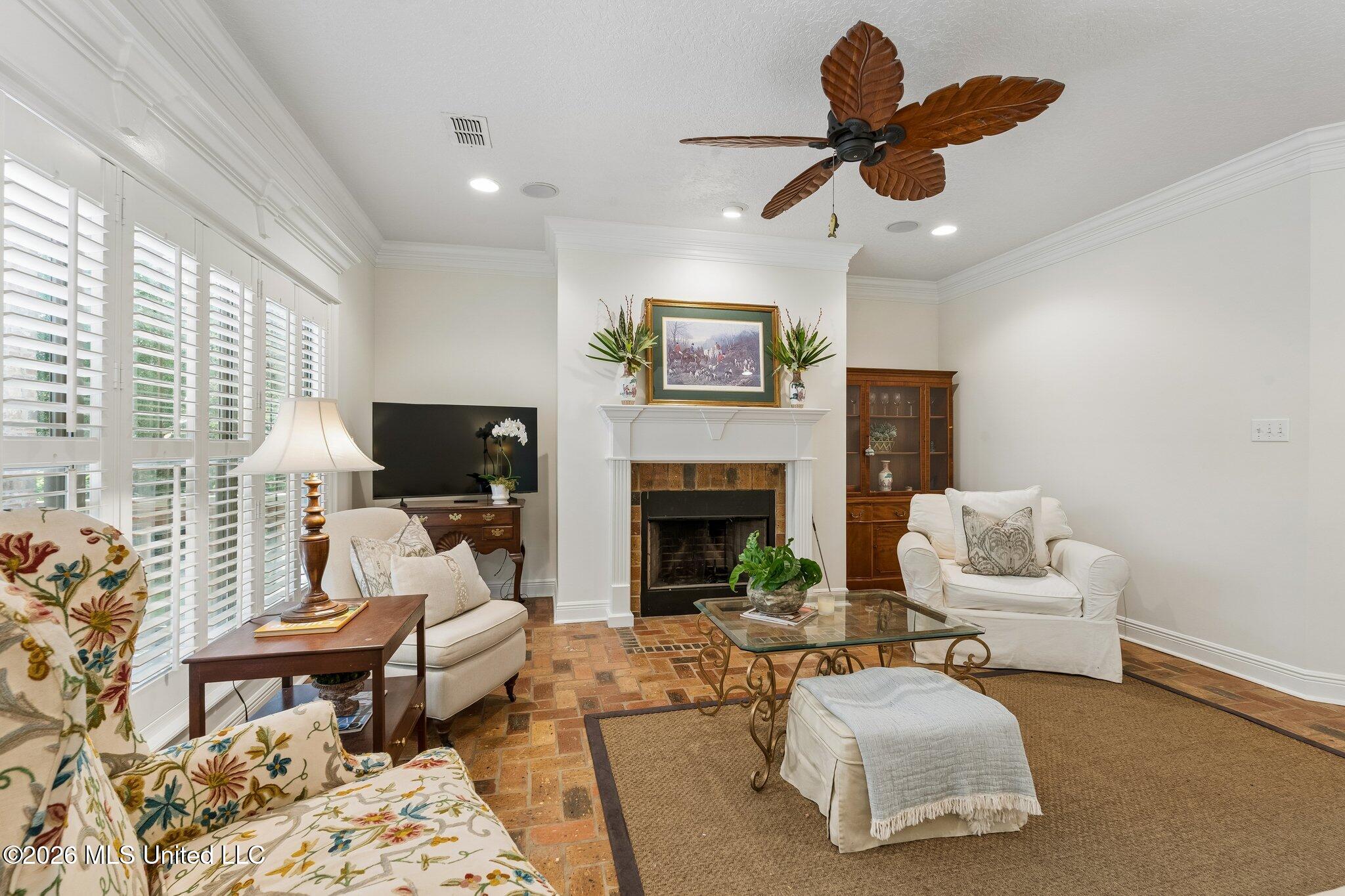912 Bent Tree Circle Property Photo 3