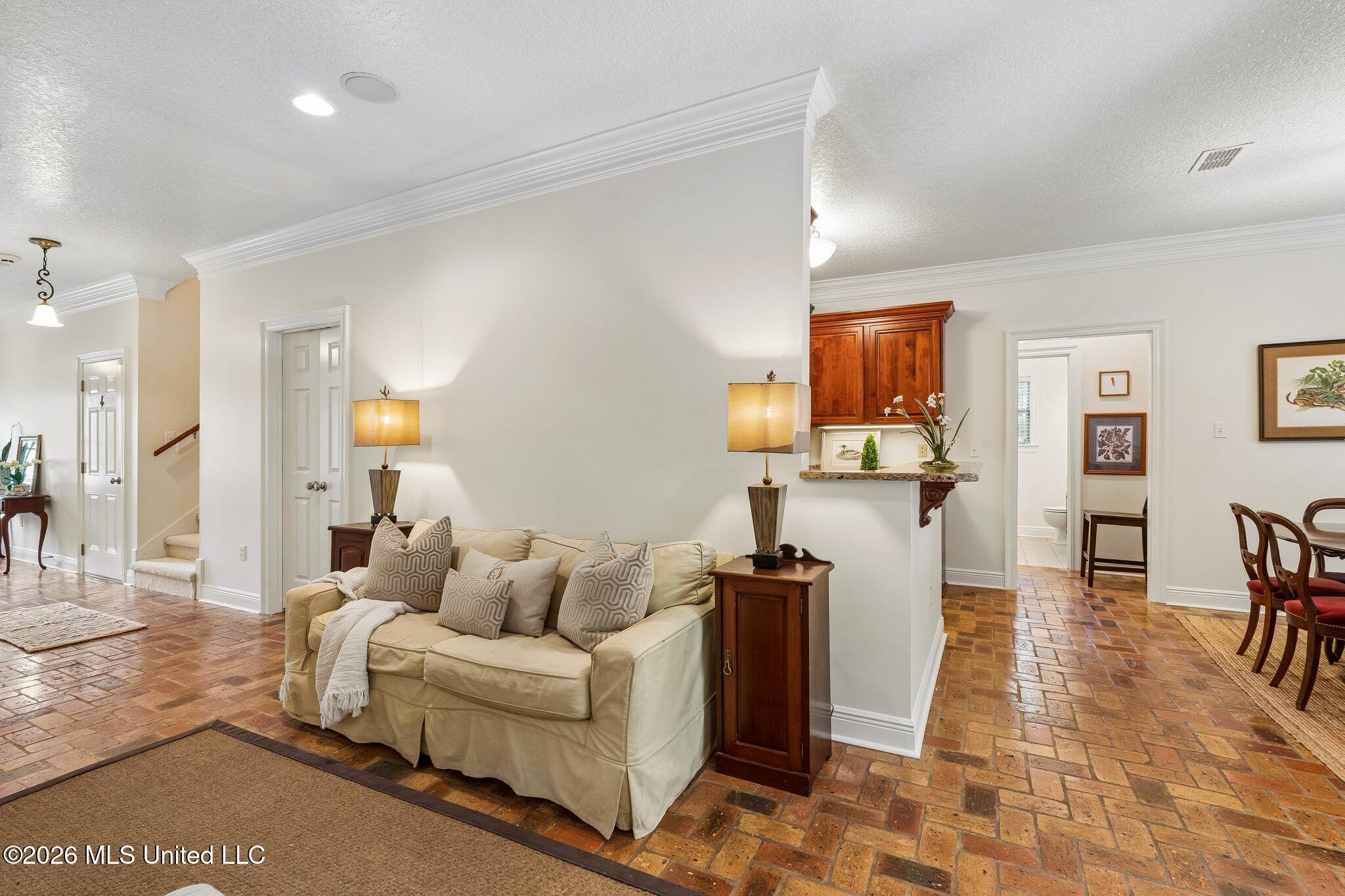 912 Bent Tree Circle Property Photo 4