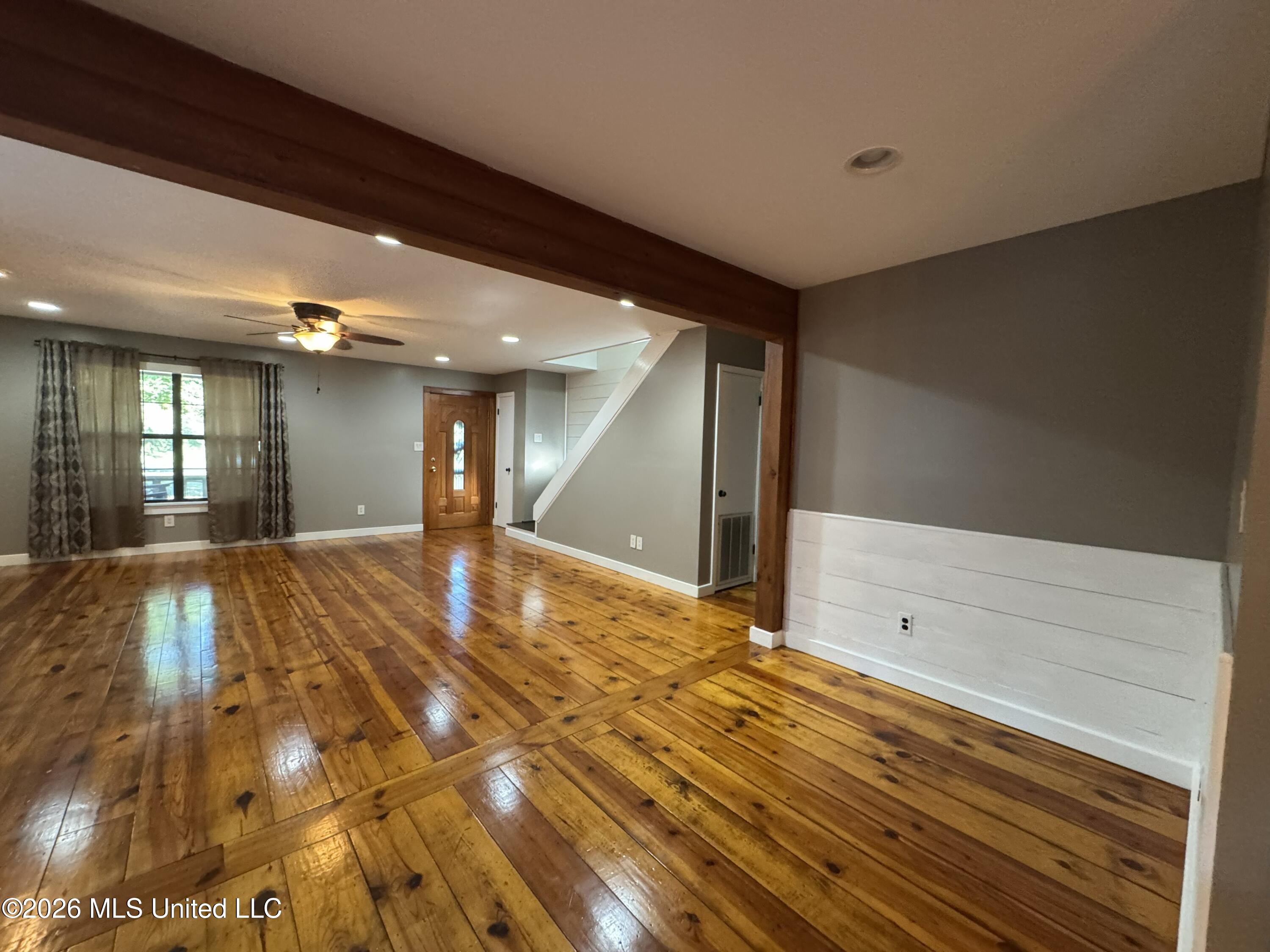 1100 Rolling Wood Drive Property Photo 5