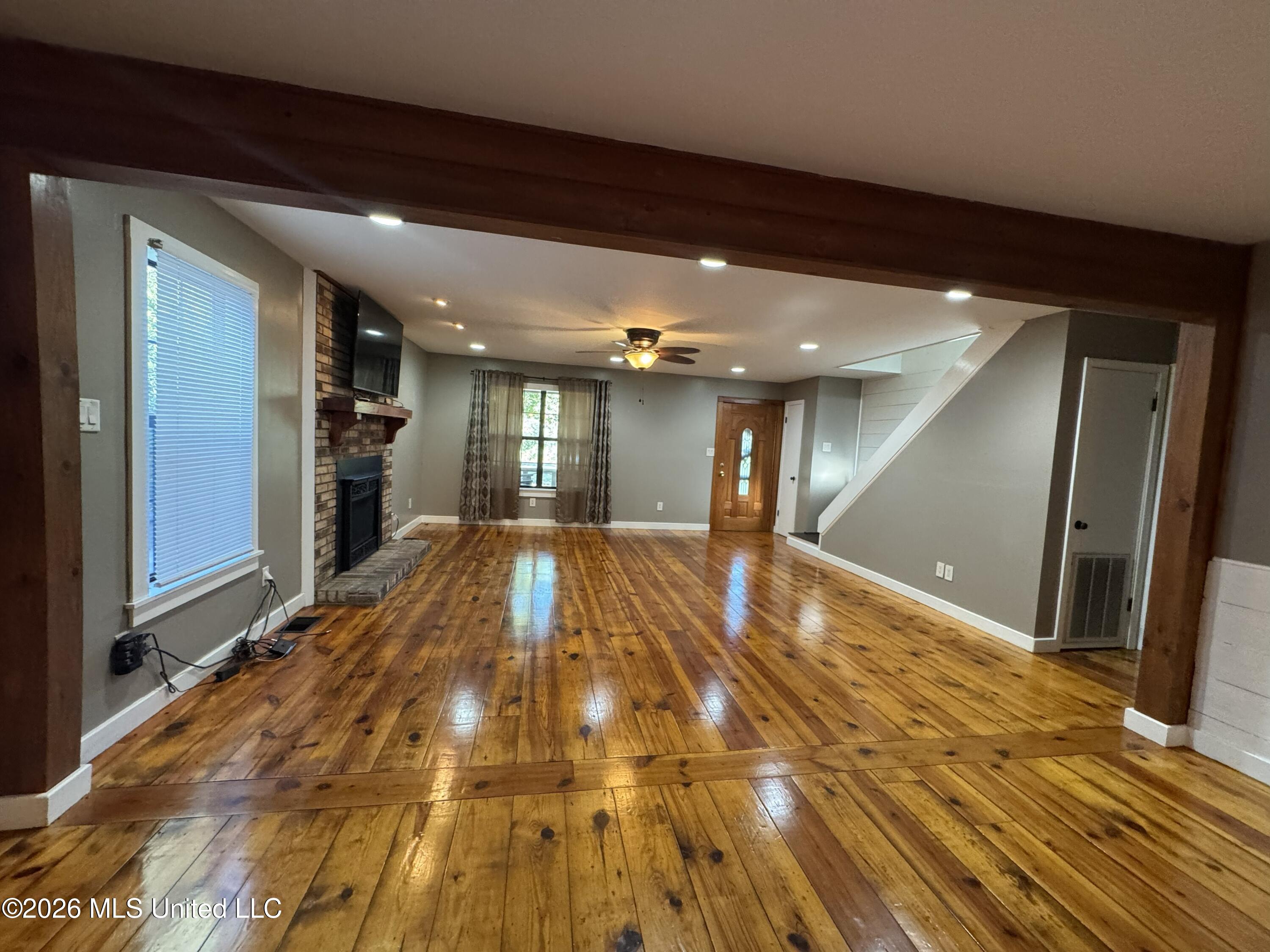 1100 Rolling Wood Drive Property Photo 6