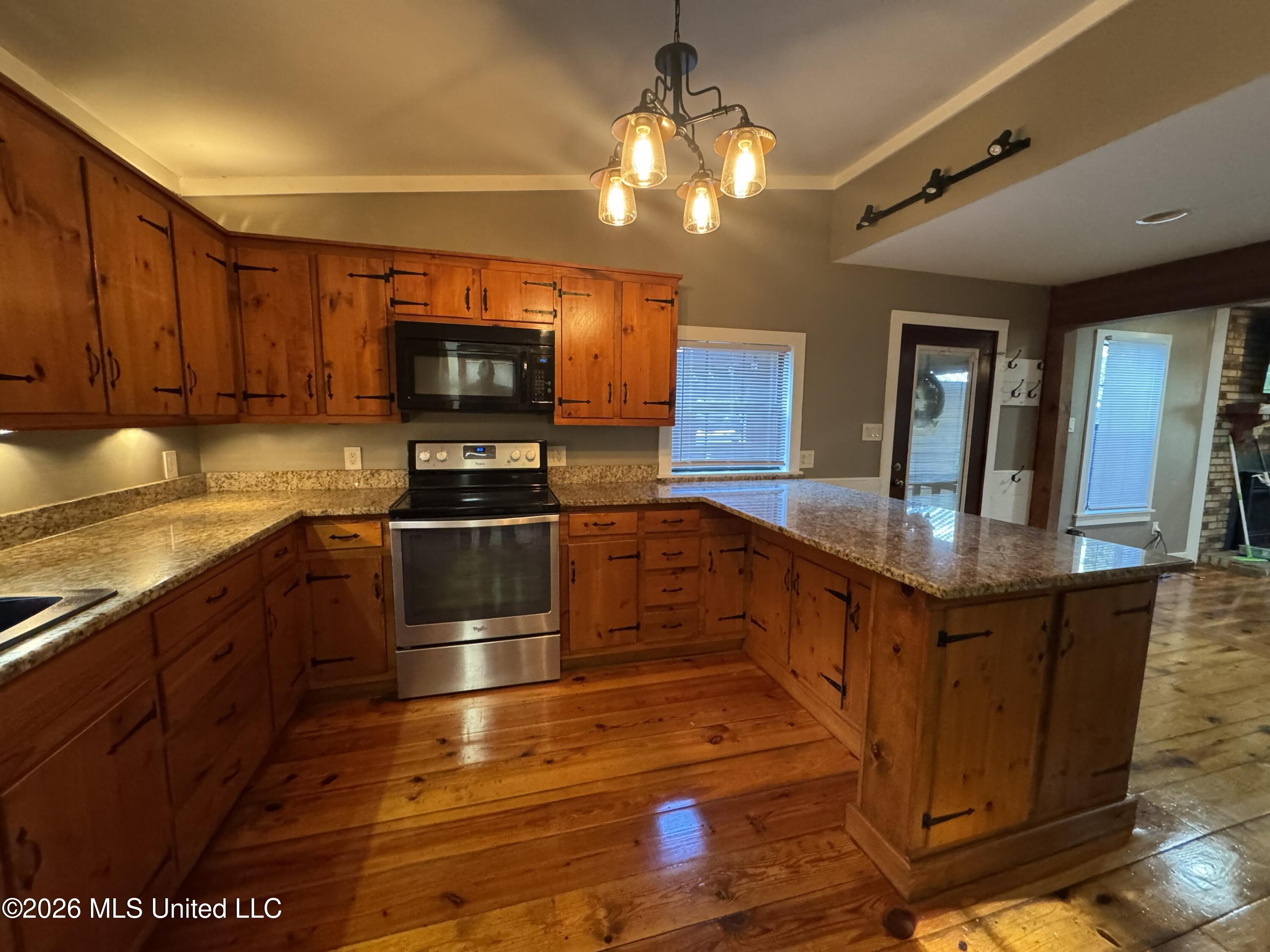 1100 Rolling Wood Drive Property Photo 16