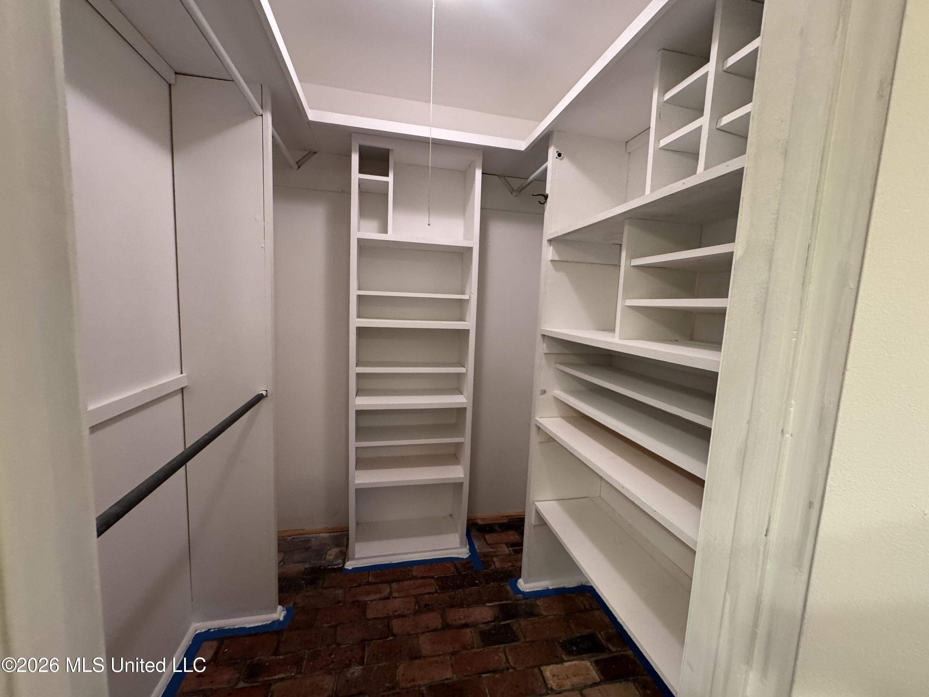 1100 Rolling Wood Drive Property Photo 25