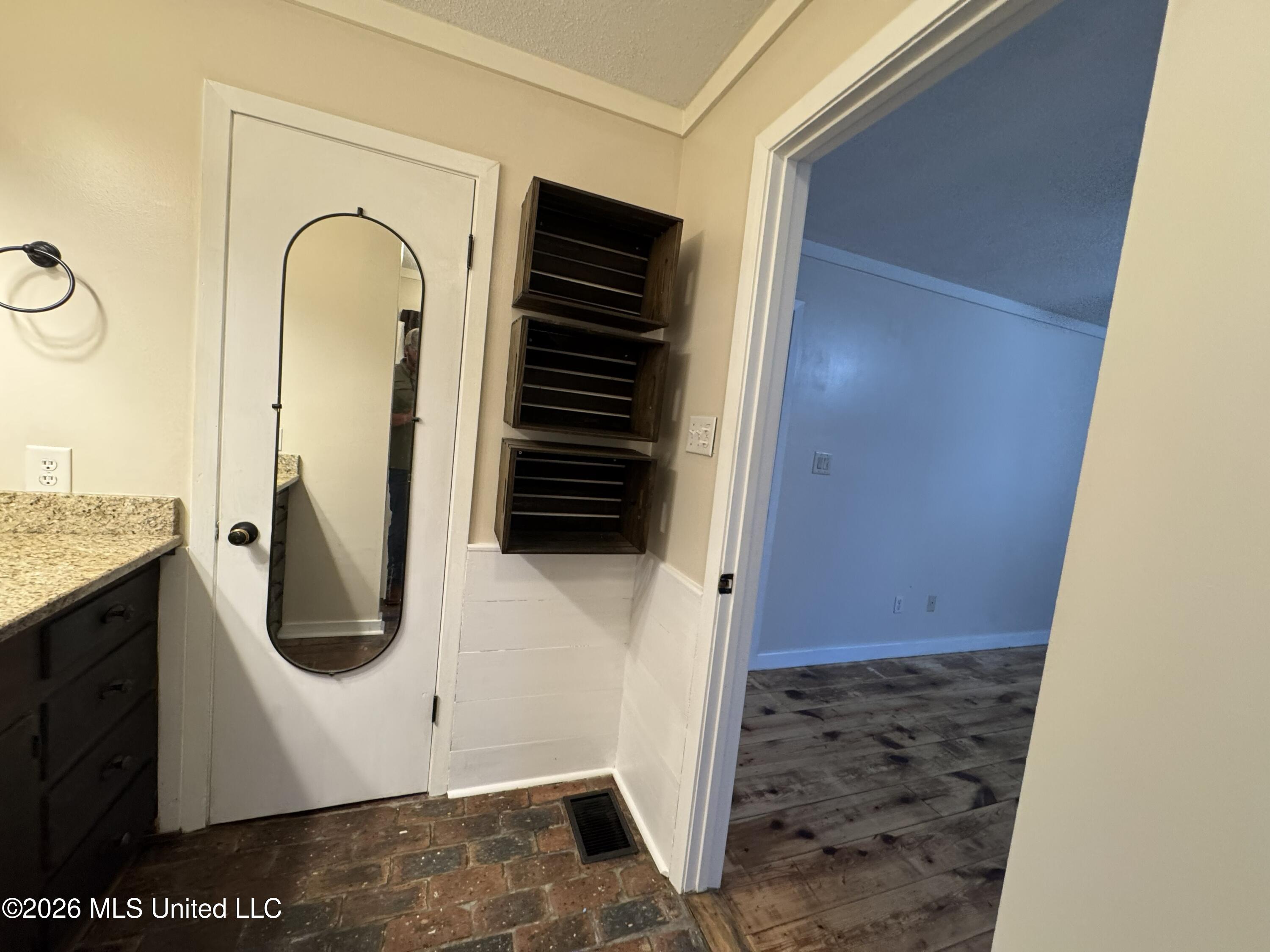 1100 Rolling Wood Drive Property Photo 26
