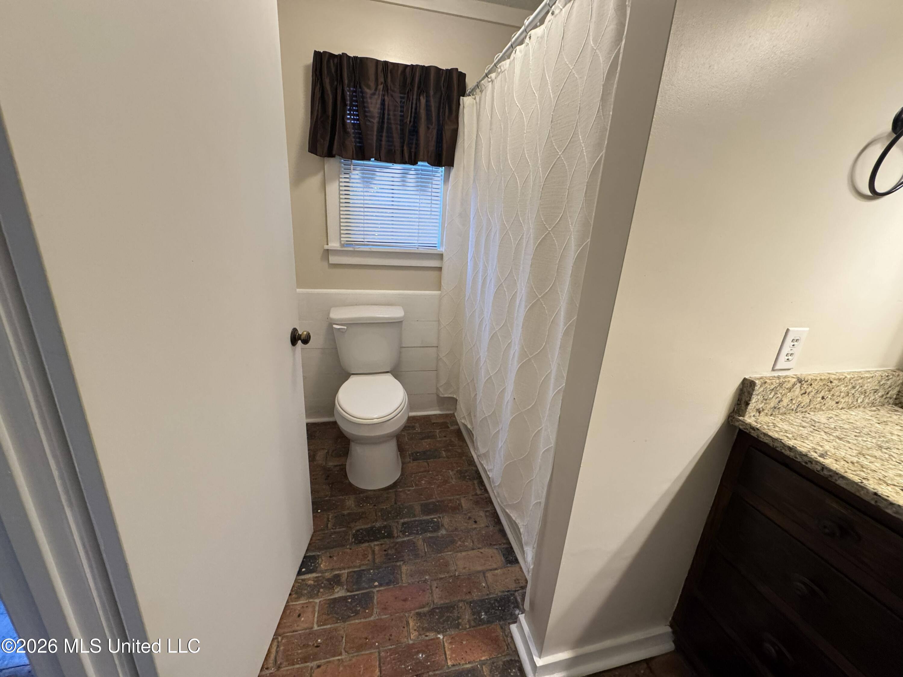 1100 Rolling Wood Drive Property Photo 28