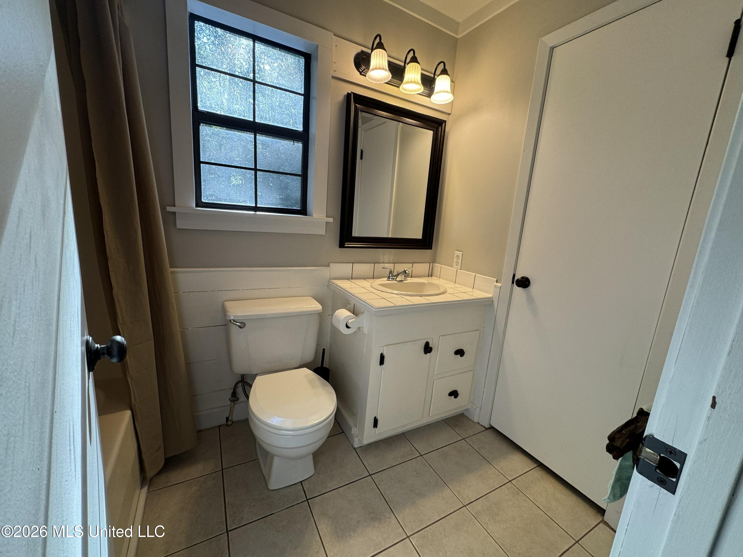 1100 Rolling Wood Drive Property Photo 37
