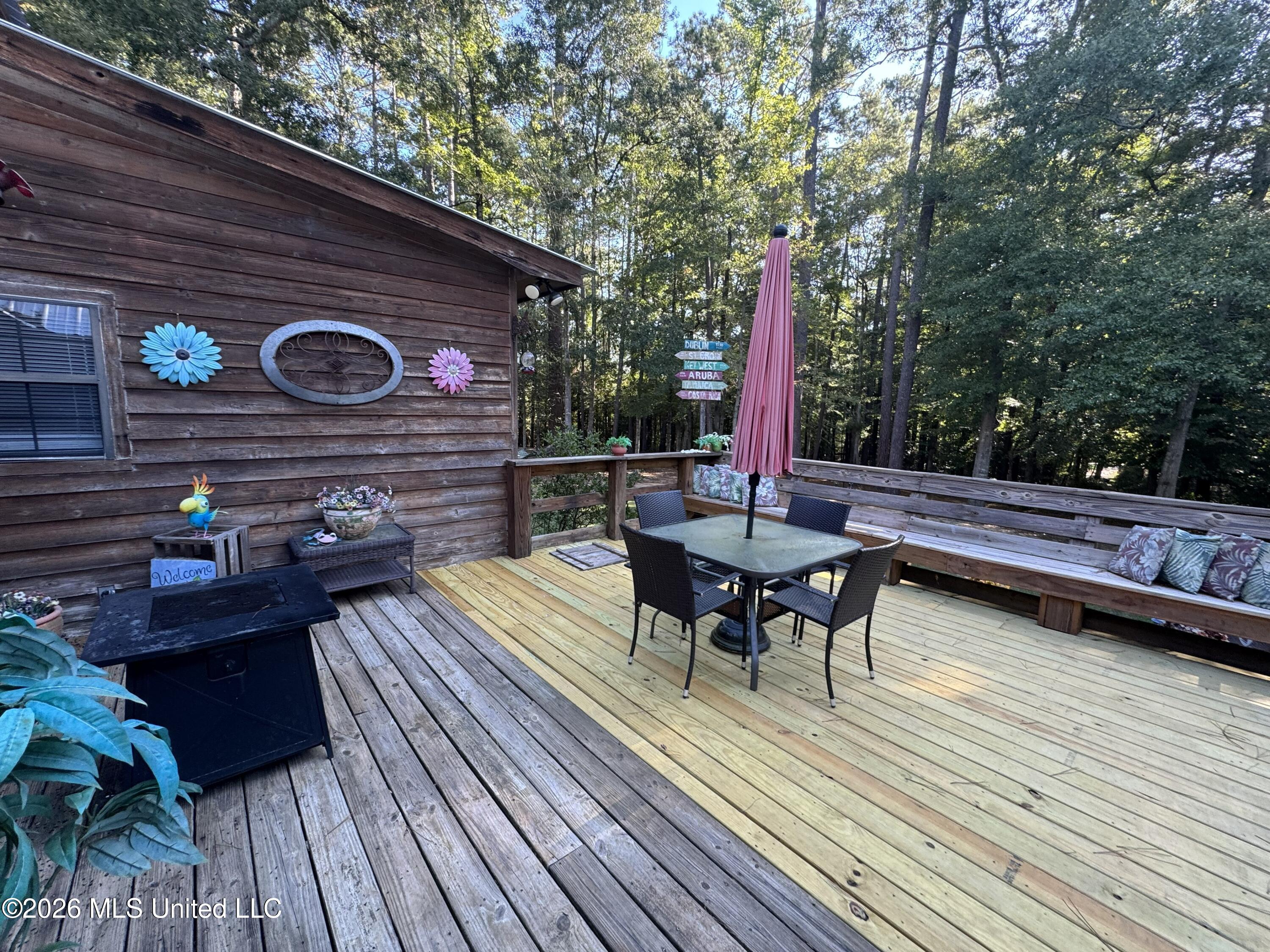 1100 Rolling Wood Drive Property Photo 59
