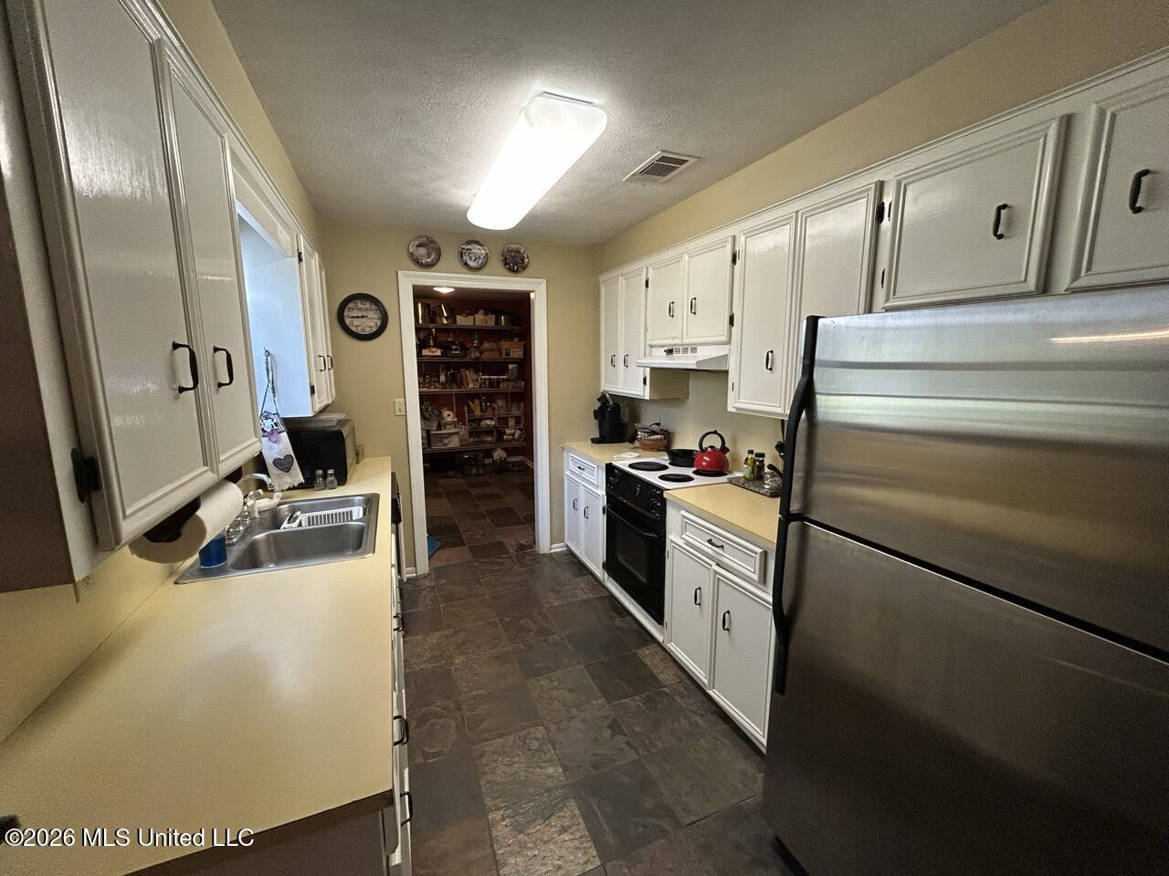 Paradise Lane Property Photo 41