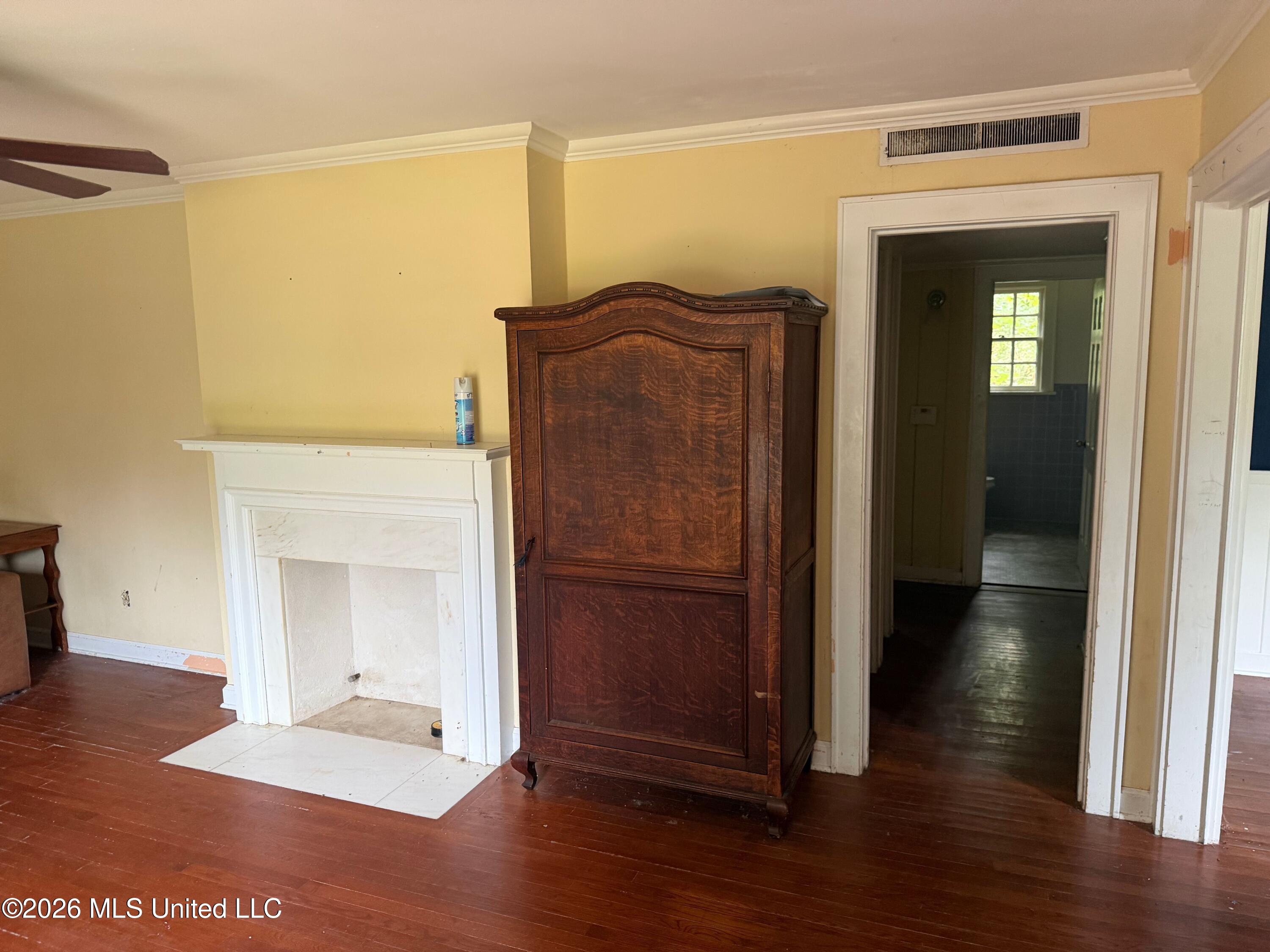 1202 Highland Drive Property Photo 3