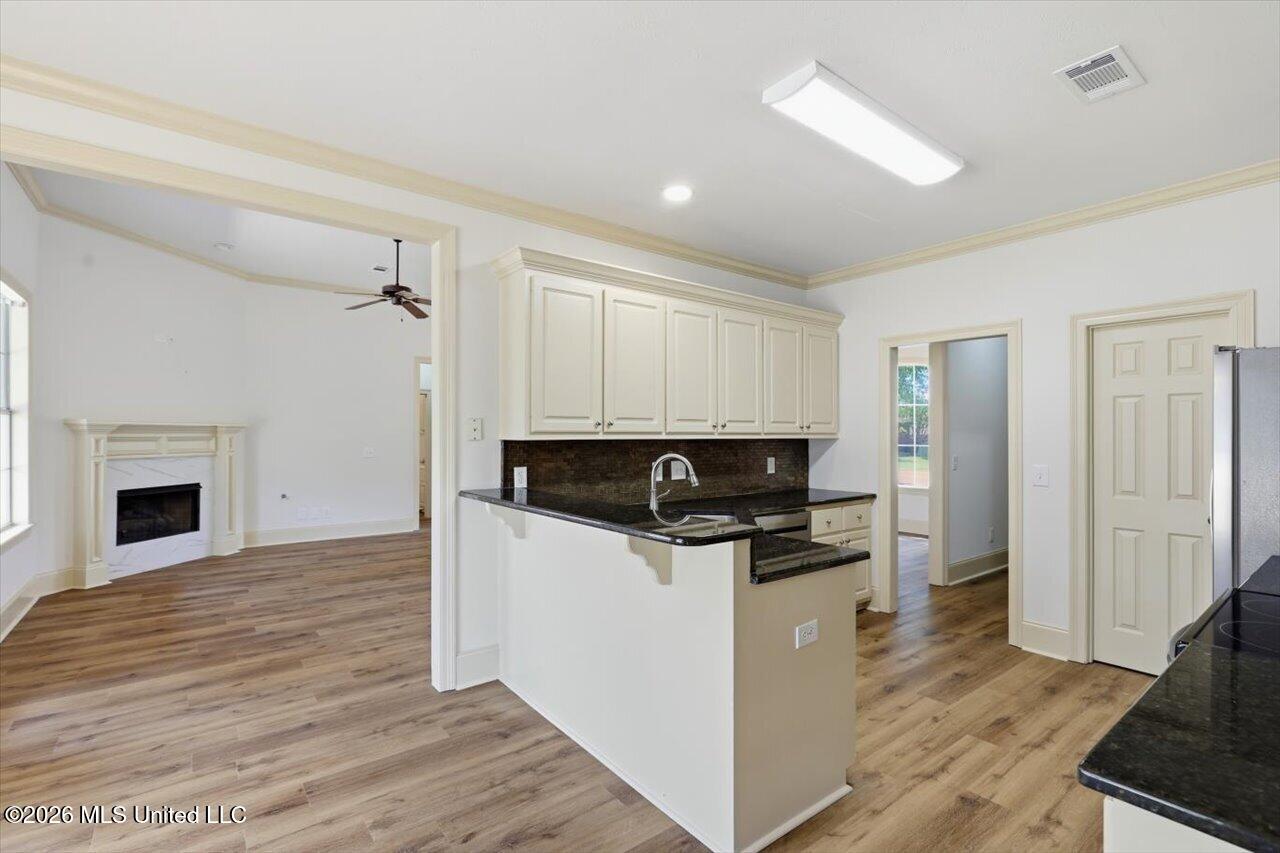 130 Savoy Park Property Photo 13