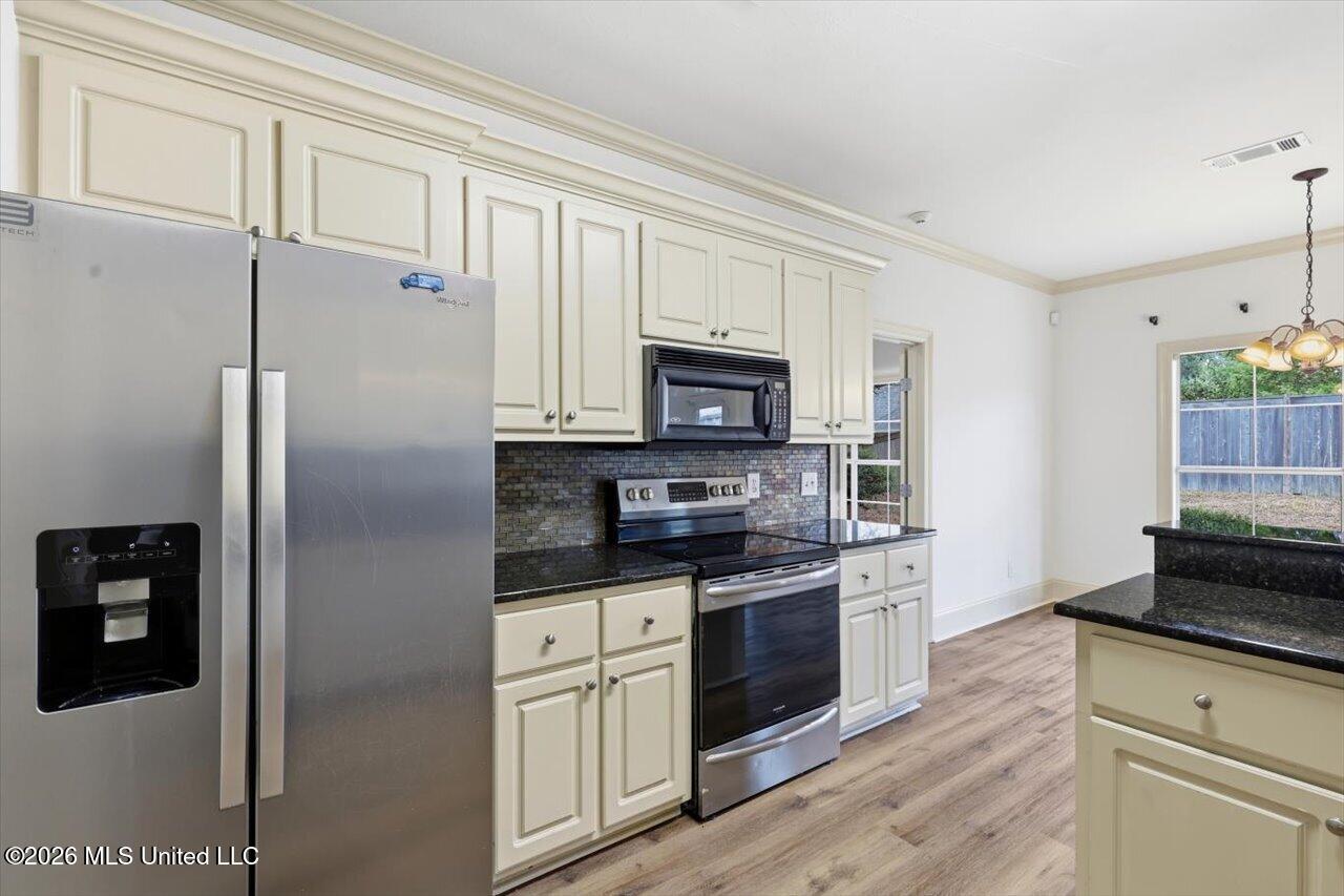 130 Savoy Park Property Photo 16