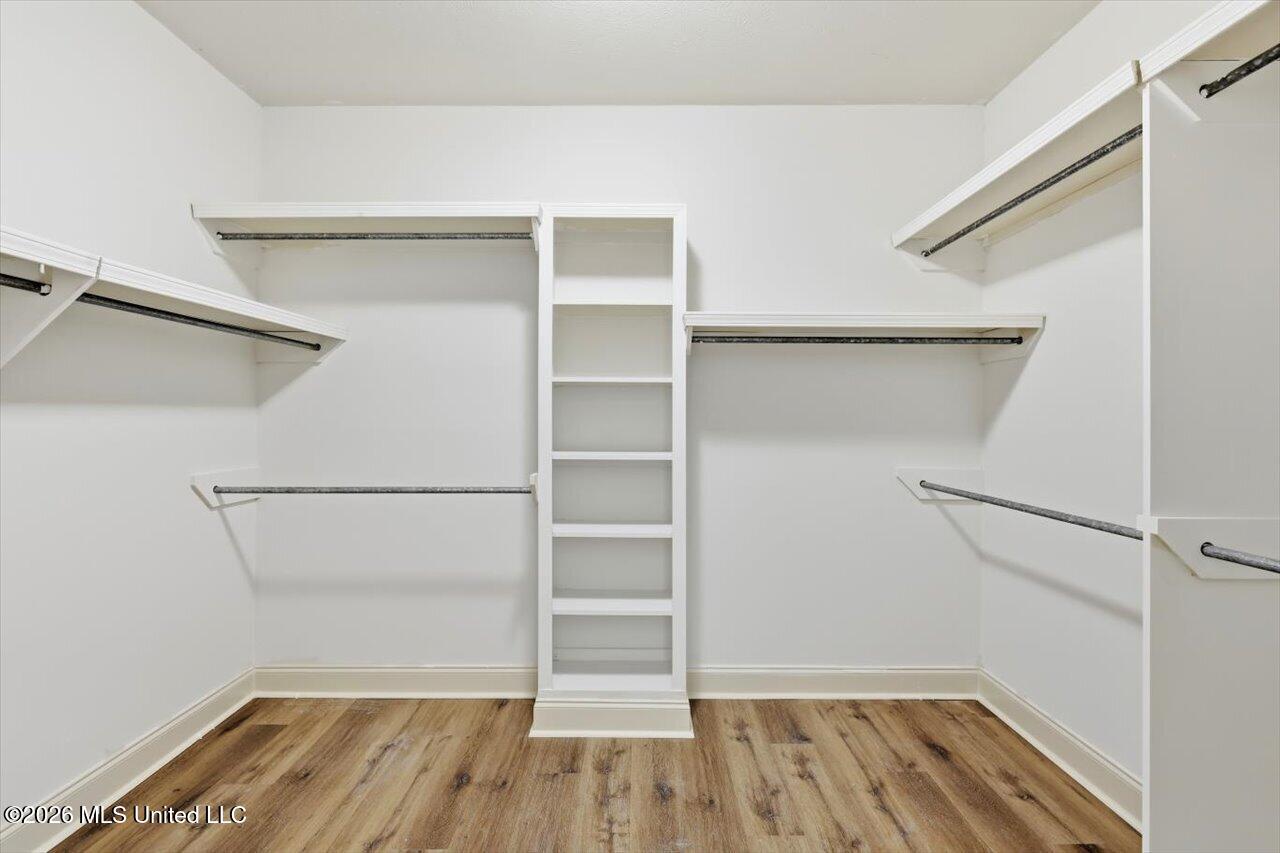 130 Savoy Park Property Photo 28