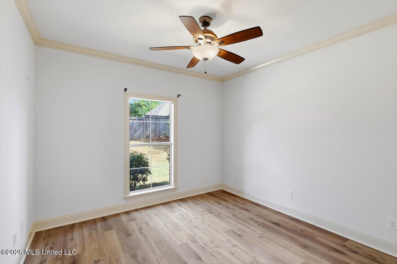 130 Savoy Park Property Photo 32