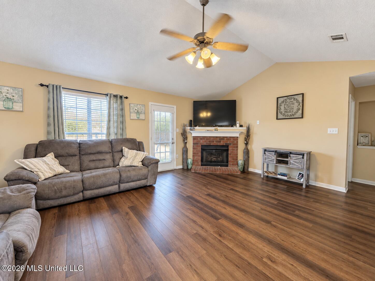 1636 Madison Cove Property Photo 4