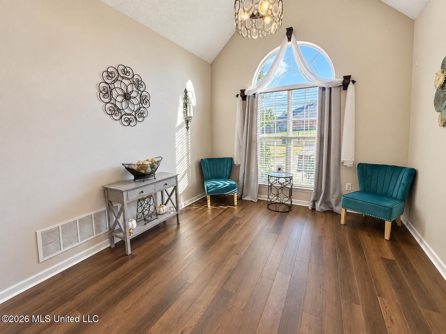 1636 Madison Cove Property Photo 8