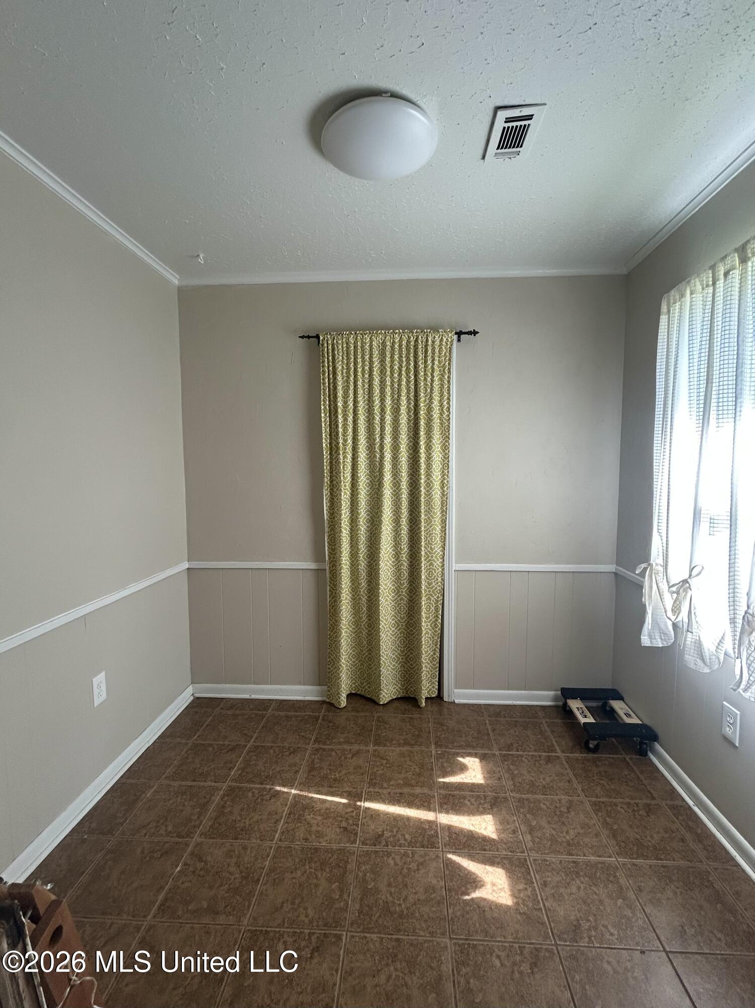 1301 Medallion Drive Property Photo 4