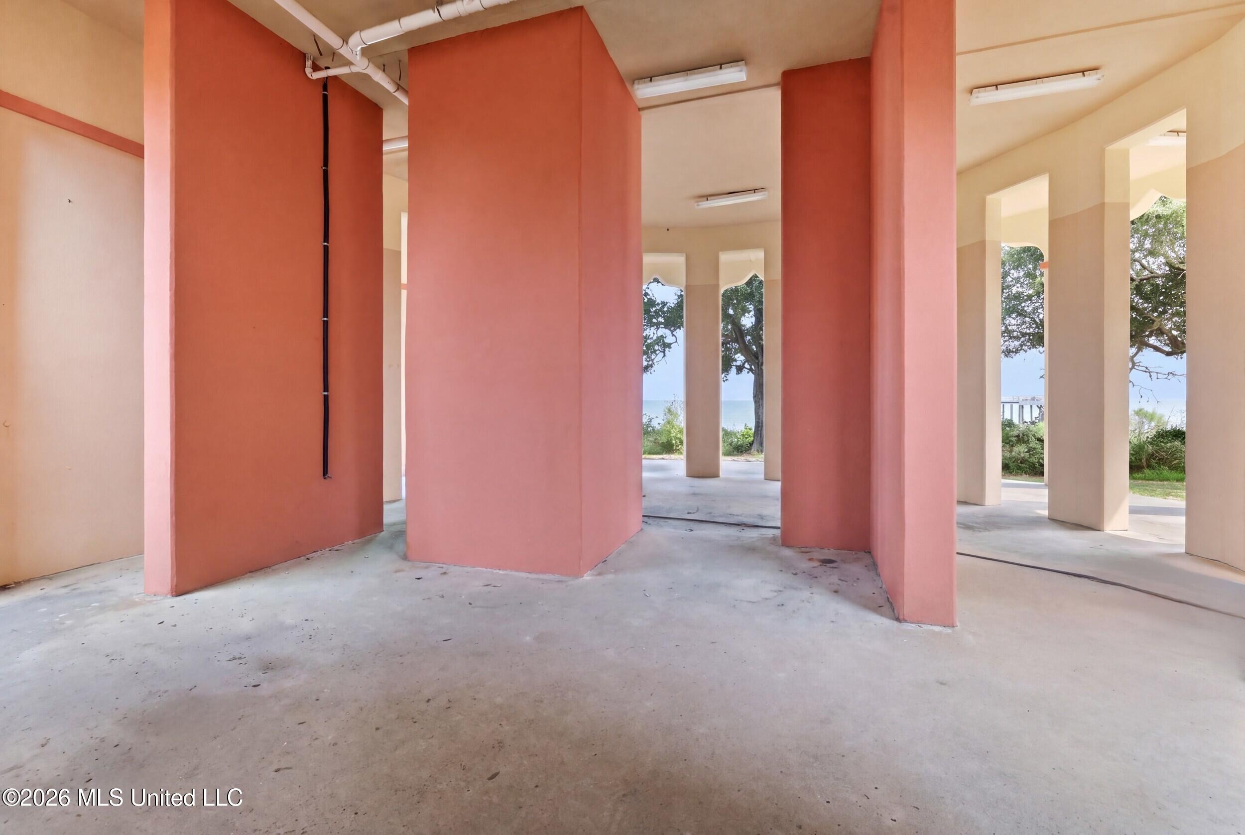 5301 E Belle Fontaine Road Property Photo 16