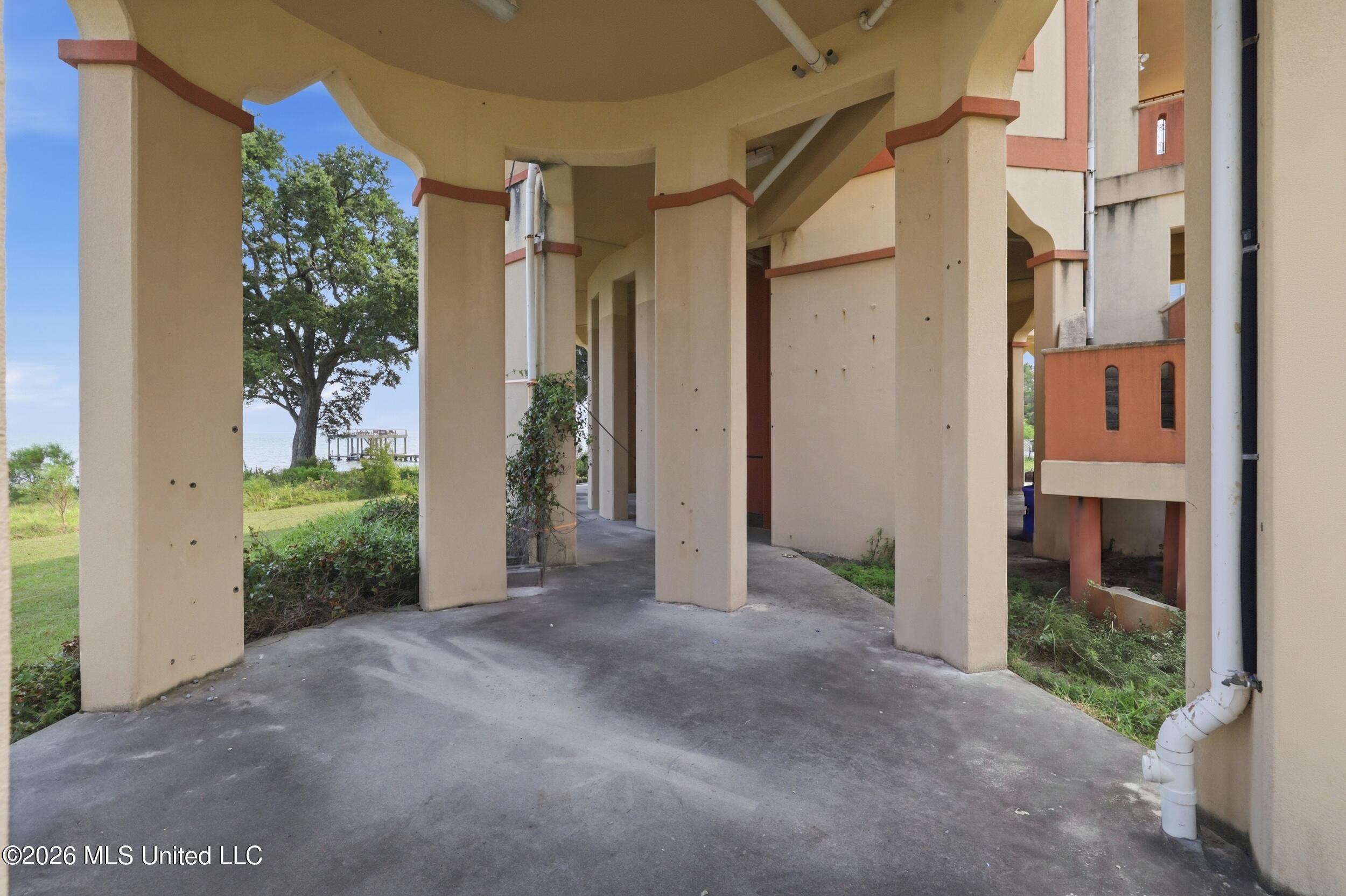 5301 E Belle Fontaine Road Property Photo 17