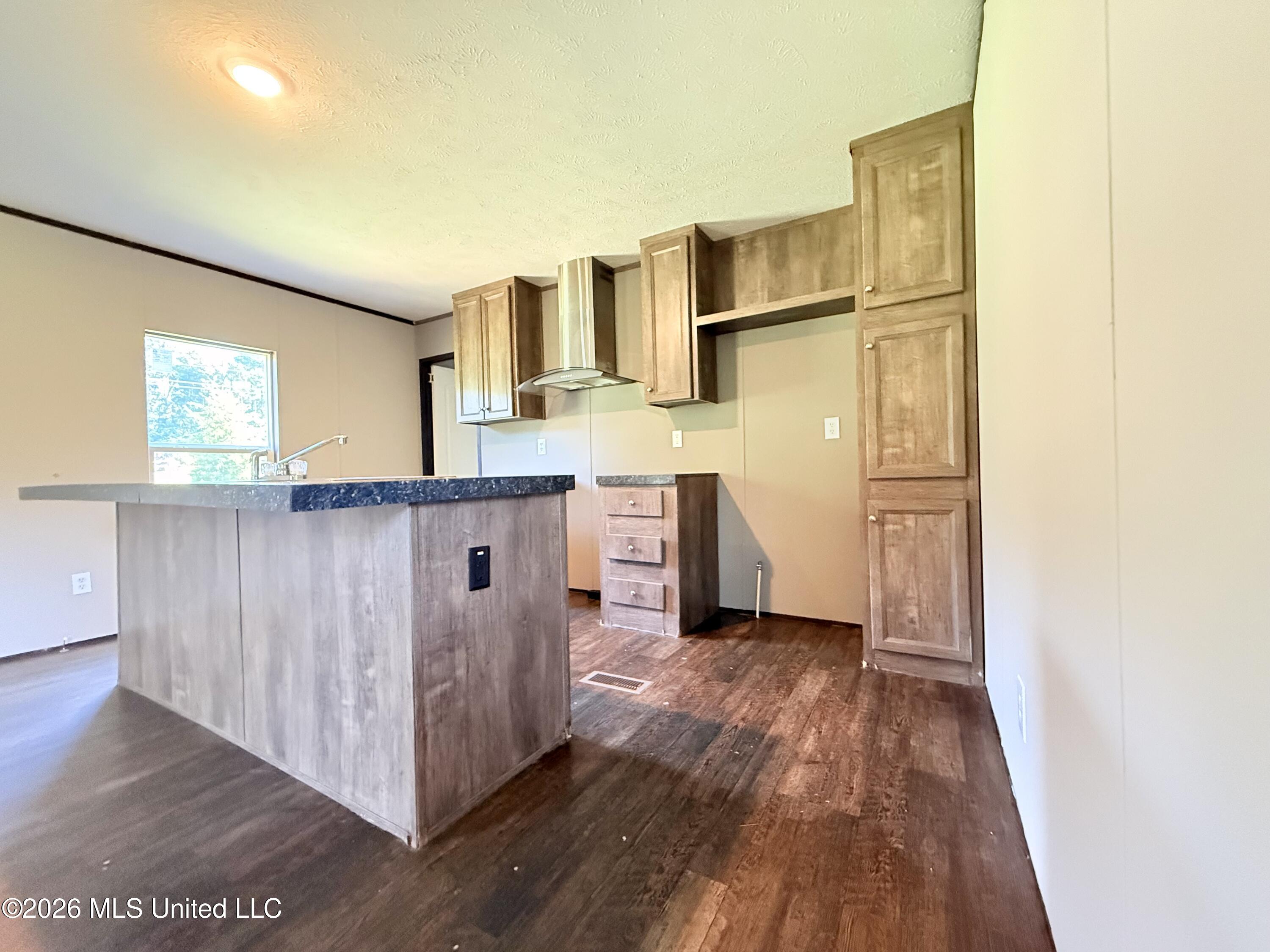 1062 Robinson Road Property Photo 4