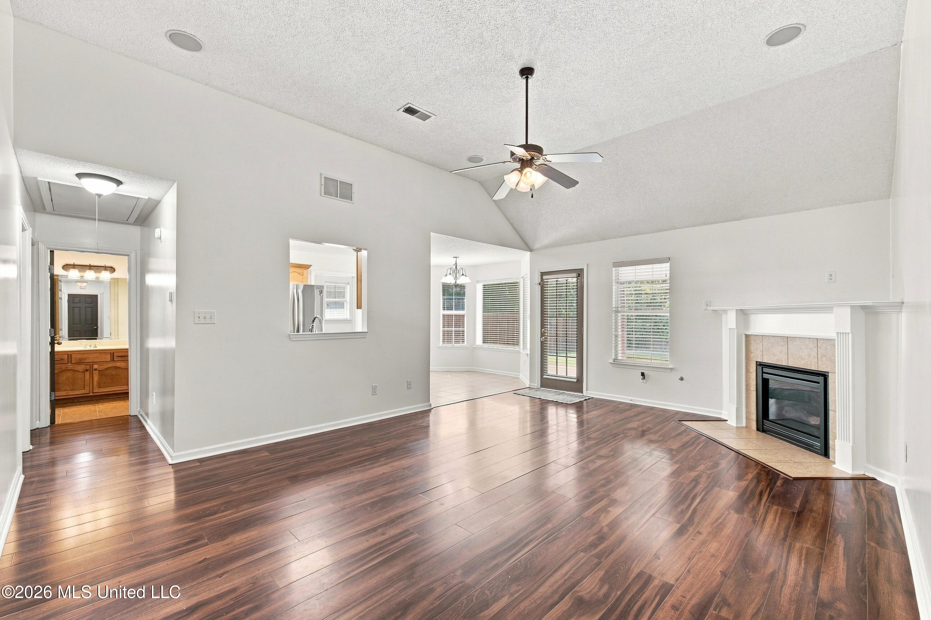 3093 Amanda Belle Property Photo 5