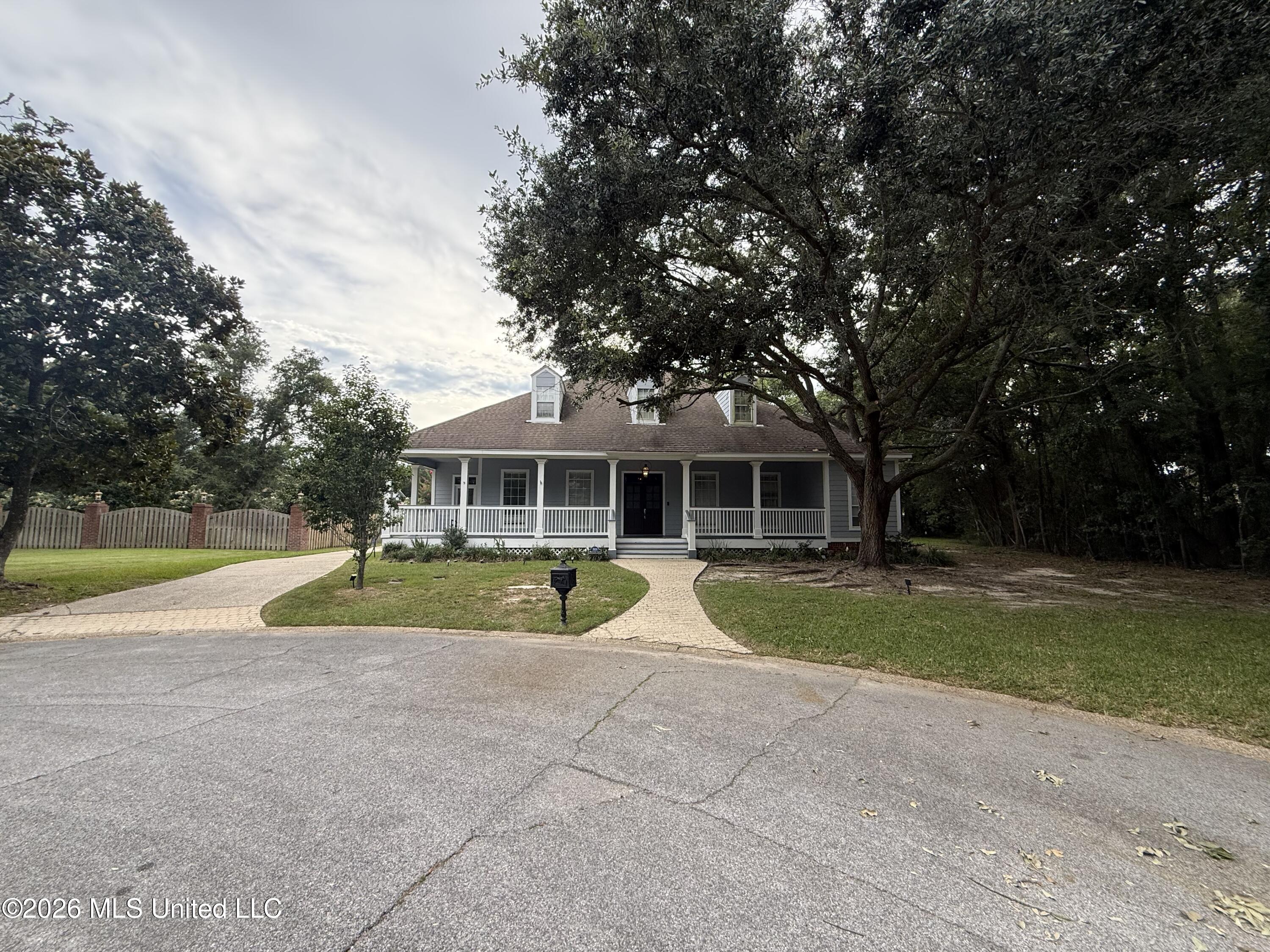 3529 Montgomery Lane Property Photo 1