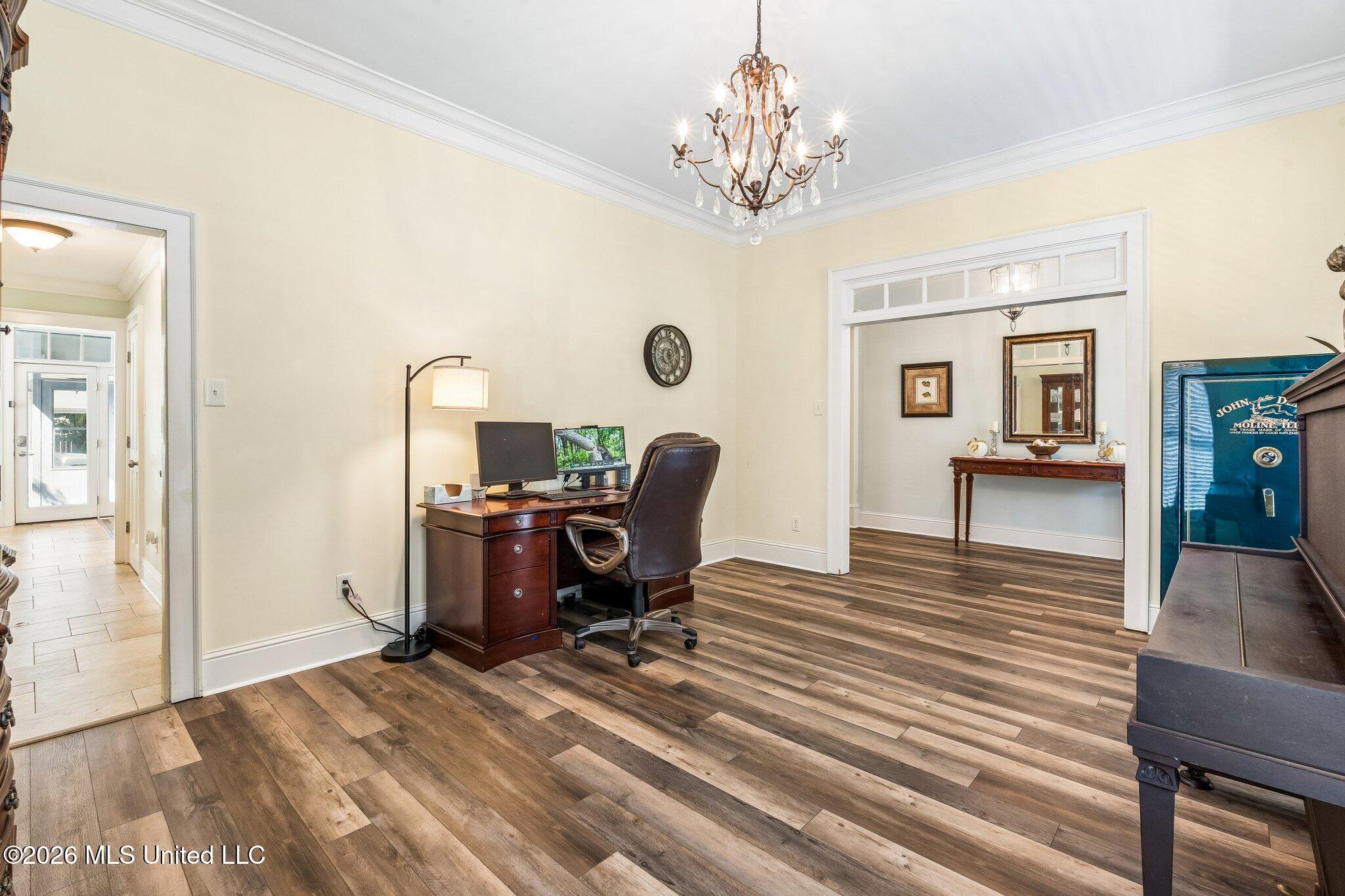 3529 Montgomery Lane Property Photo 6