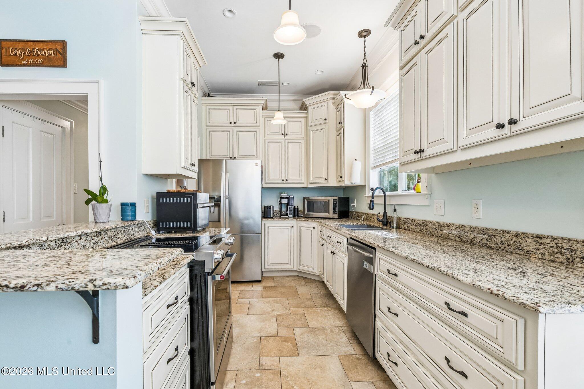 3529 Montgomery Lane Property Photo 8