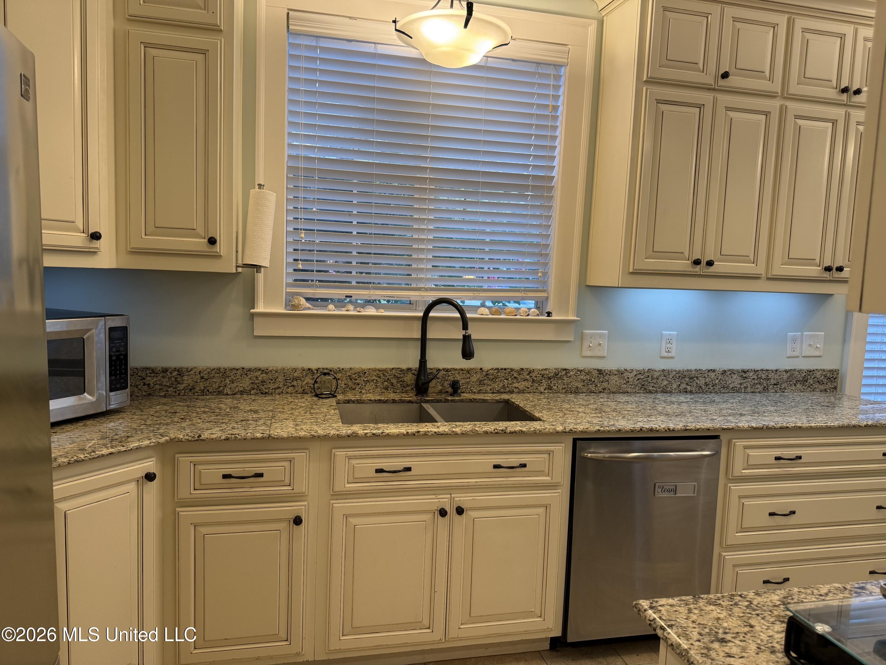 3529 Montgomery Lane Property Photo 12