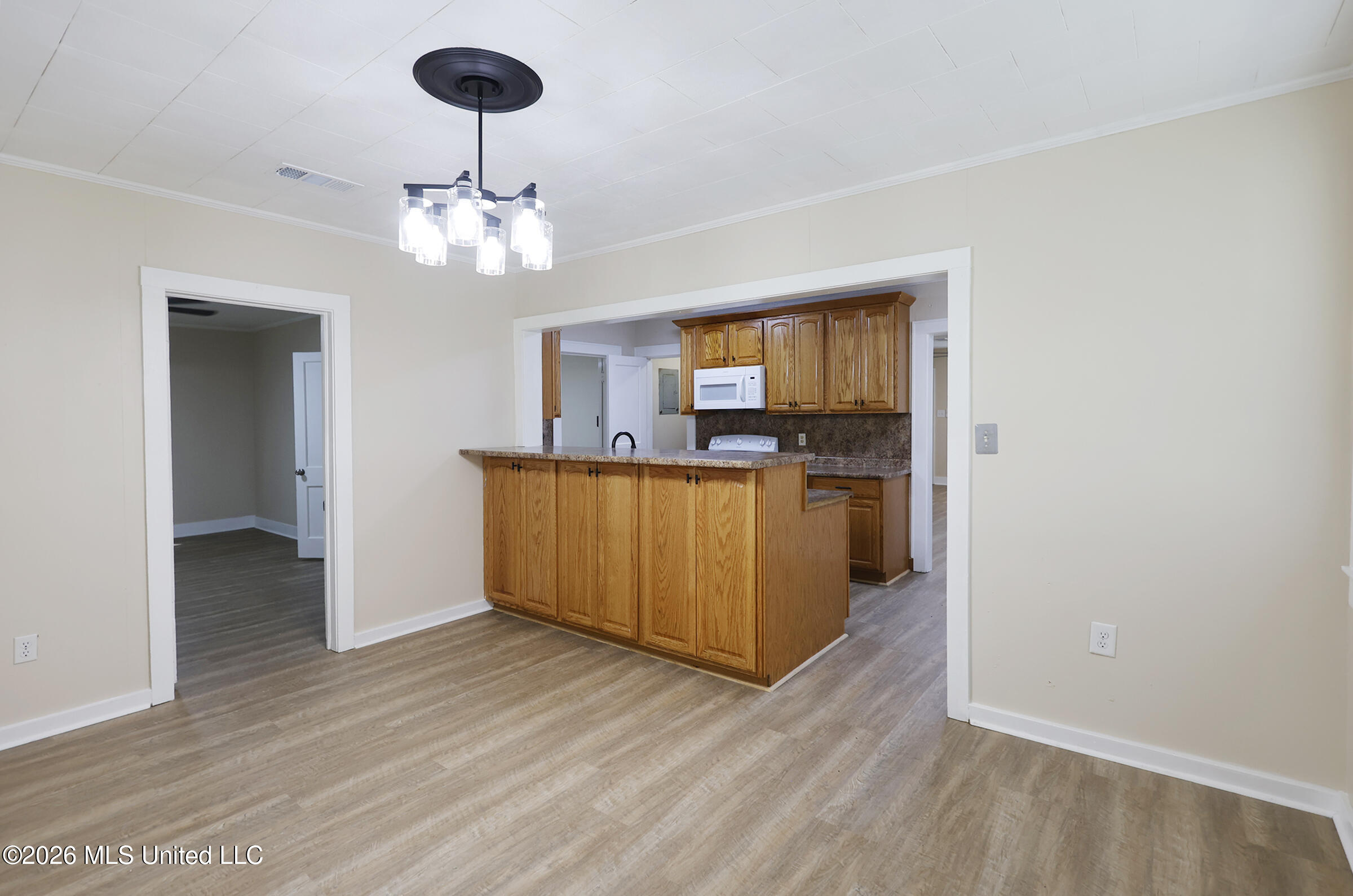 901 3rd Street Property Photo 6
