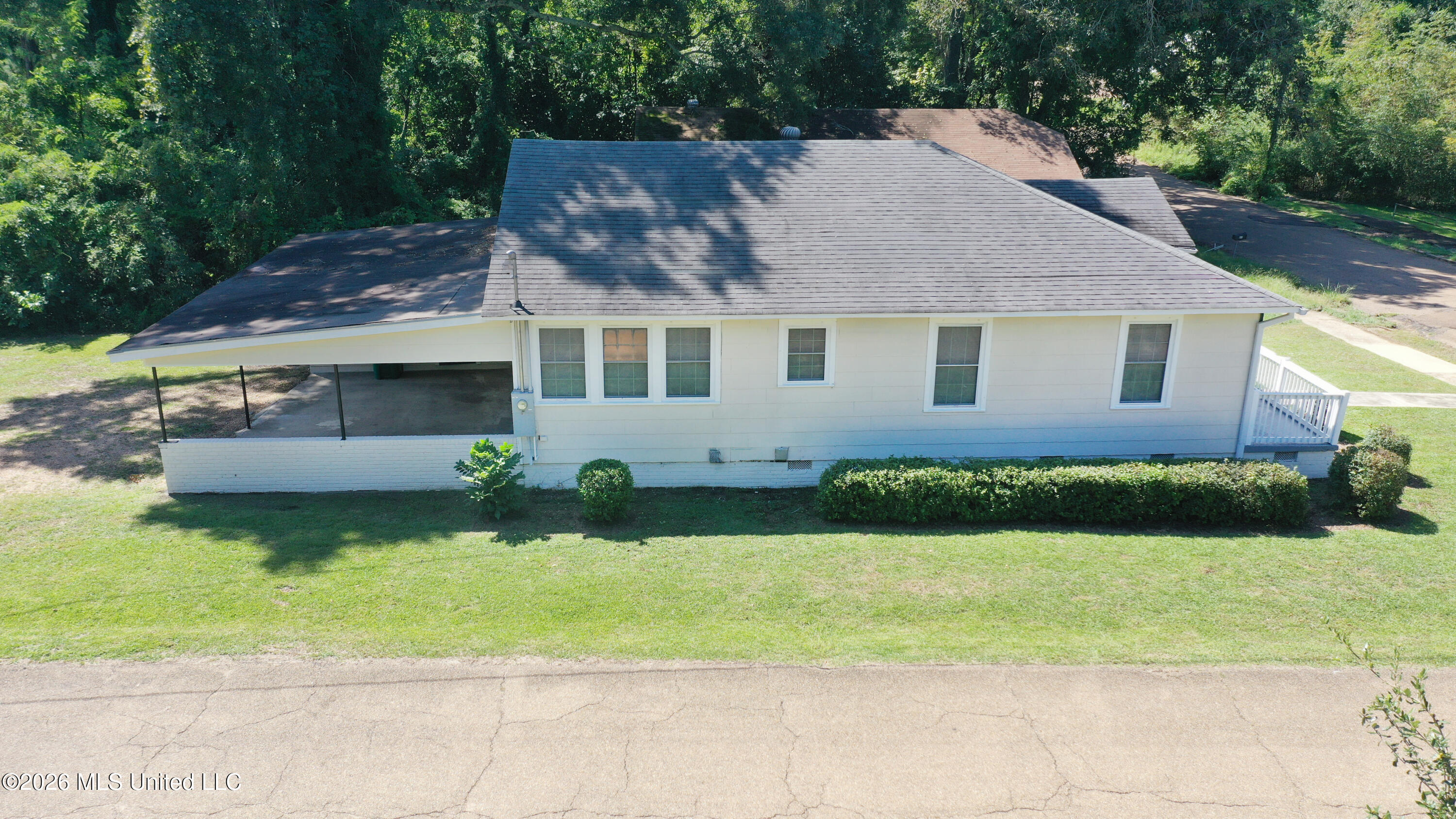 901 3rd Street Property Photo 40