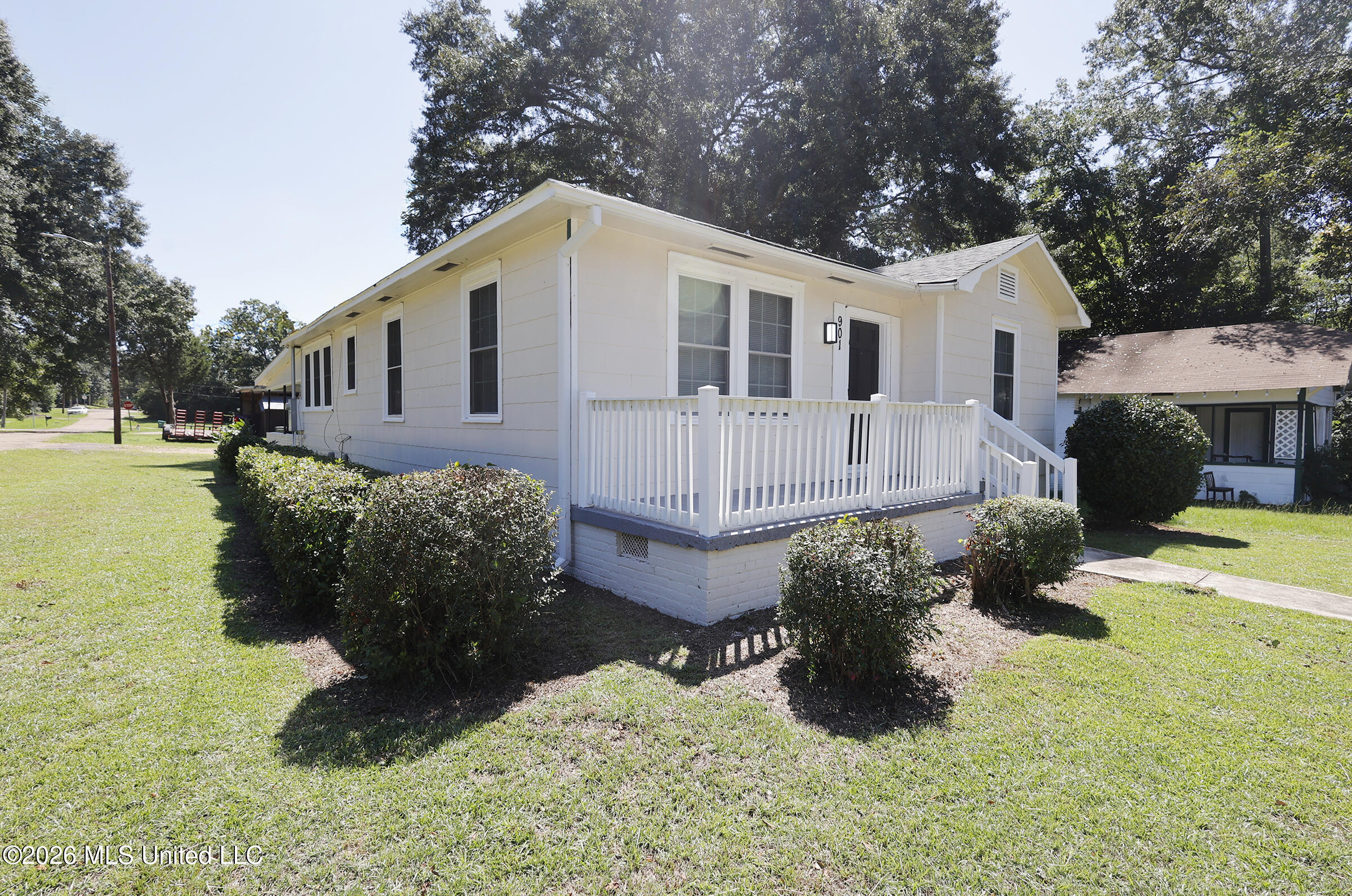 901 3rd Street Property Photo 45