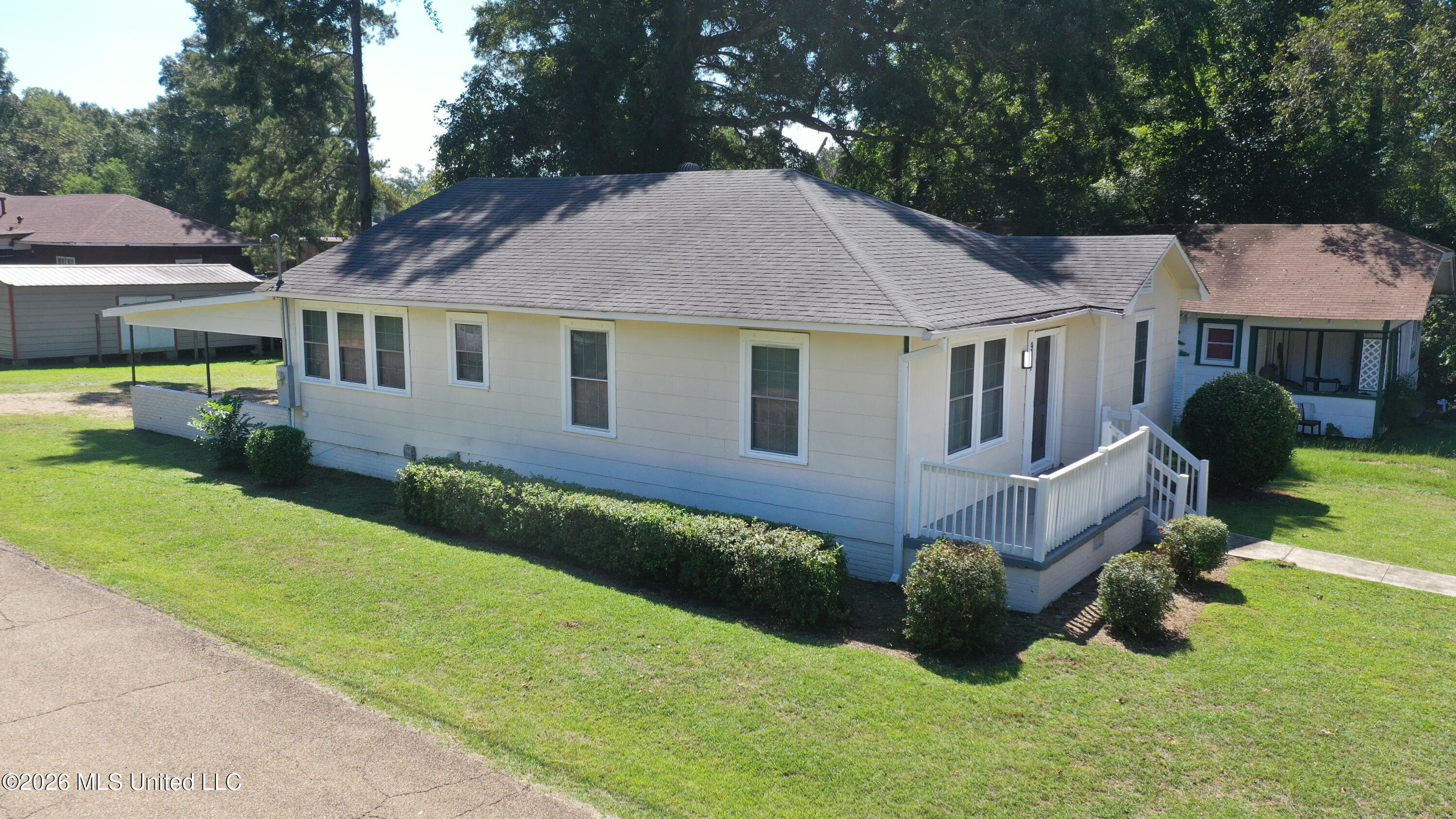 901 3rd Street Property Photo 46